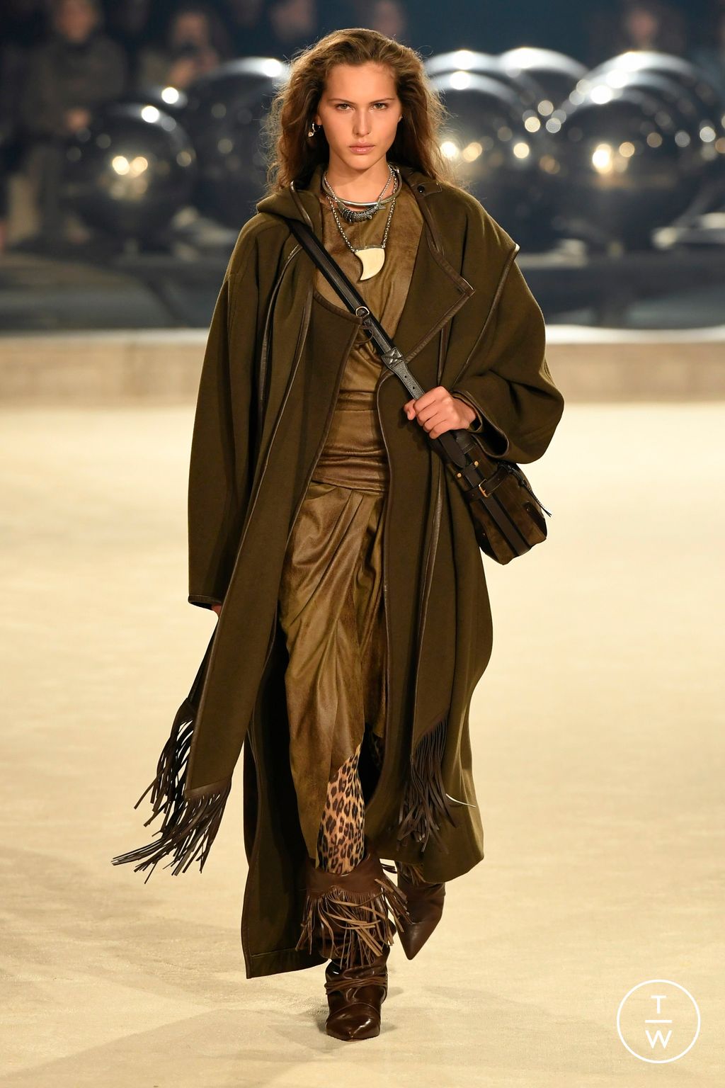 Fashion Week Paris Fall/Winter 2024 look 1 de la collection Isabel Marant womenswear