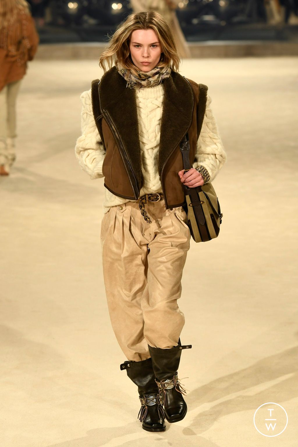 Fashion Week Paris Fall/Winter 2024 look 33 from the Isabel Marant collection 女装
