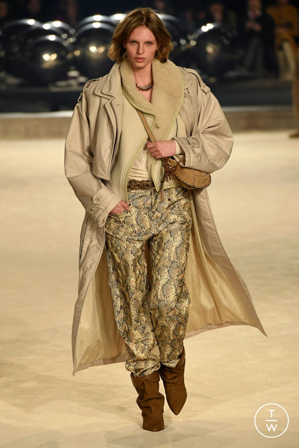 Fashion Week Paris Fall/Winter 2024 look 34 from the Isabel Marant collection 女装
