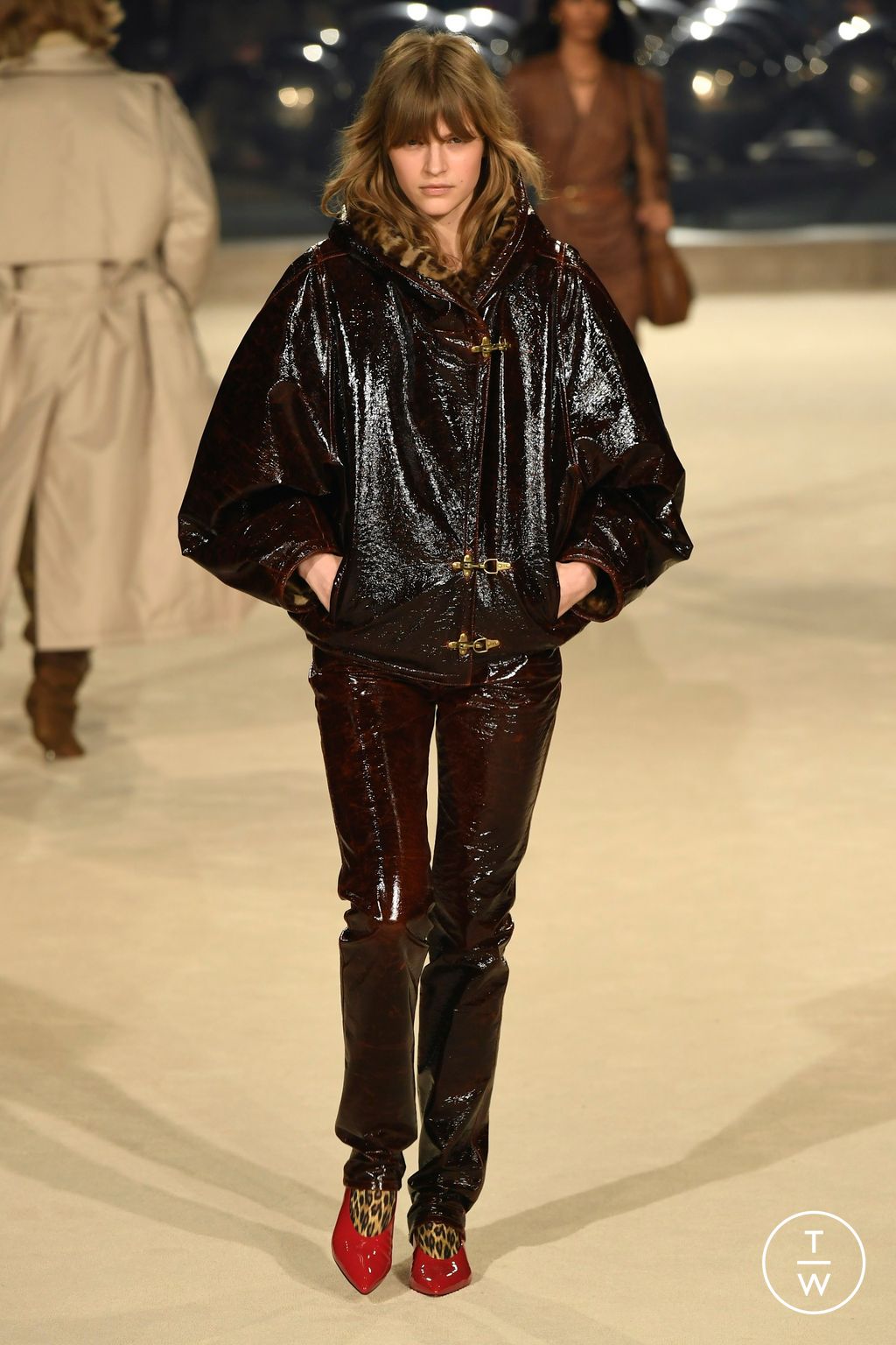 Fashion Week Paris Fall/Winter 2024 look 37 from the Isabel Marant collection 女装