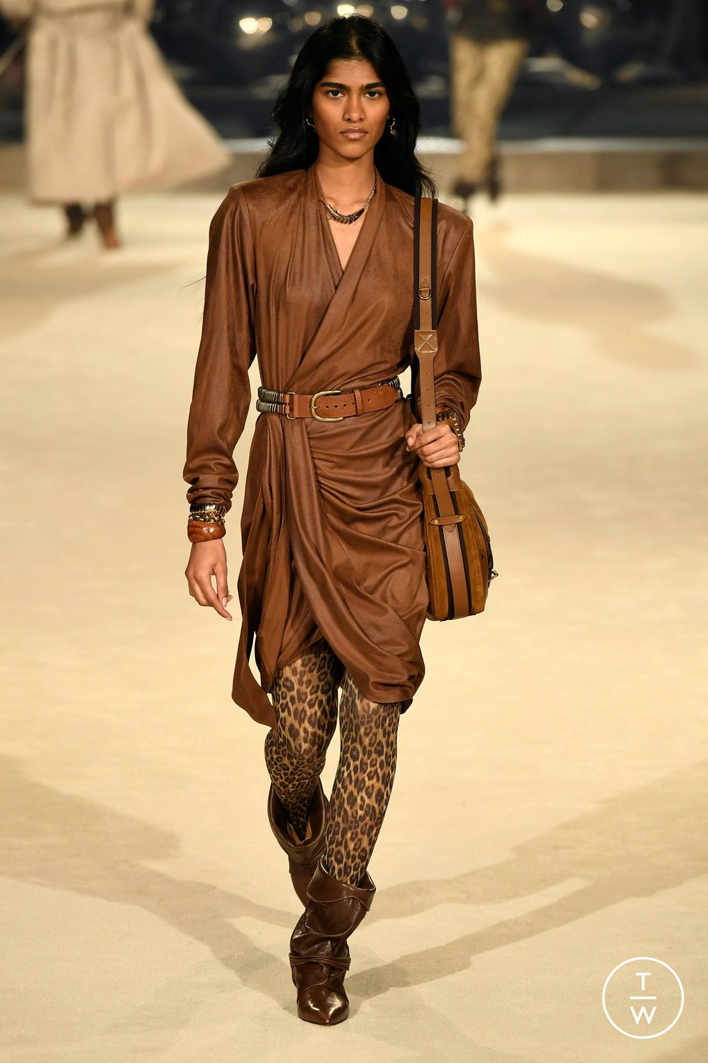 Fashion Week Paris Fall/Winter 2024 look 38 from the Isabel Marant collection 女装