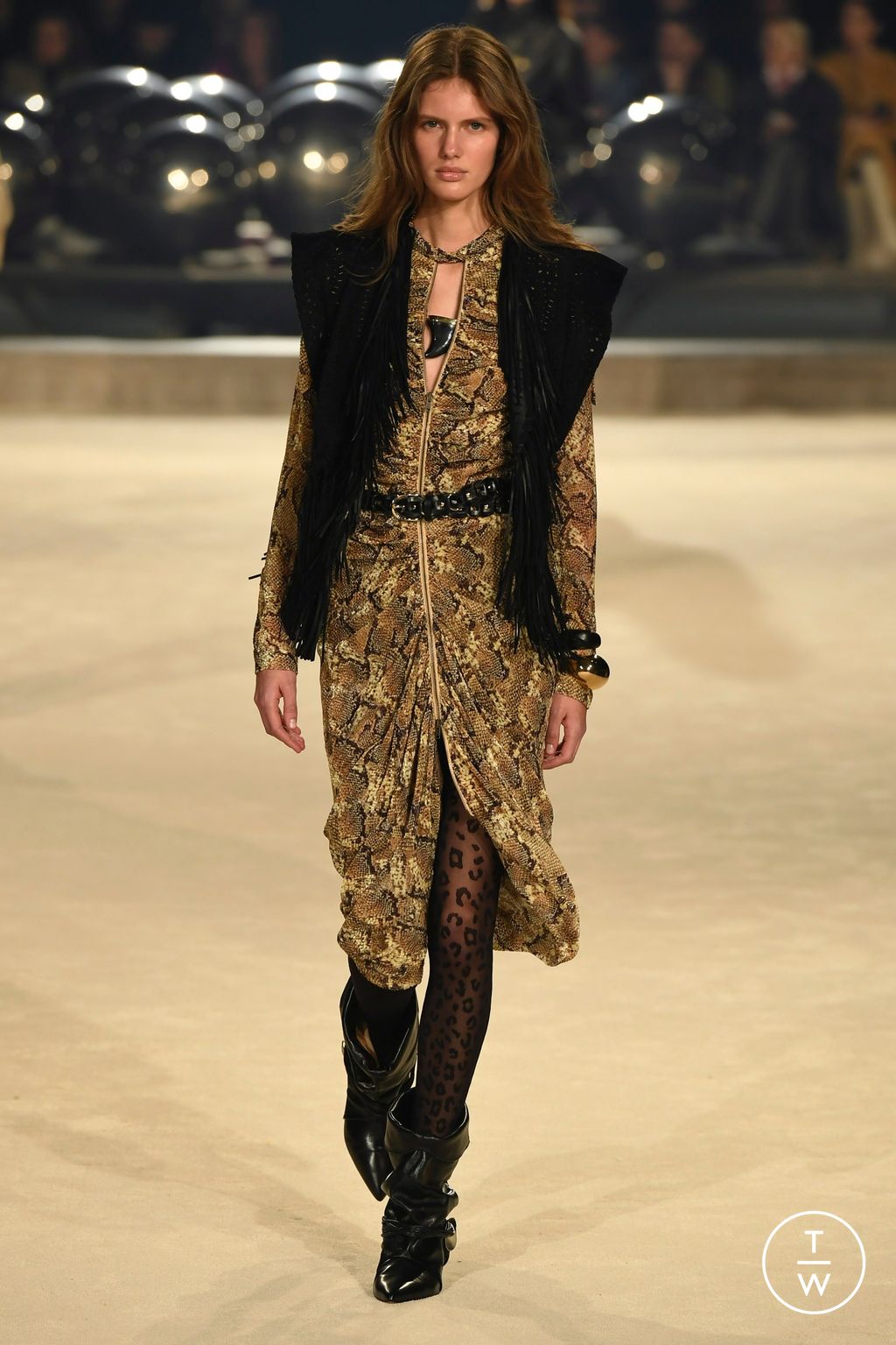 Fashion Week Paris Fall/Winter 2024 look 40 de la collection Isabel Marant womenswear