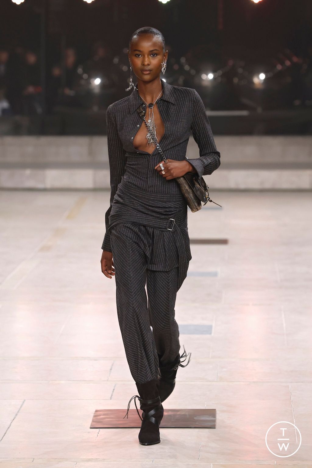 Fashion Week Paris Fall/Winter 2025 look 22 de la collection Isabel Marant womenswear