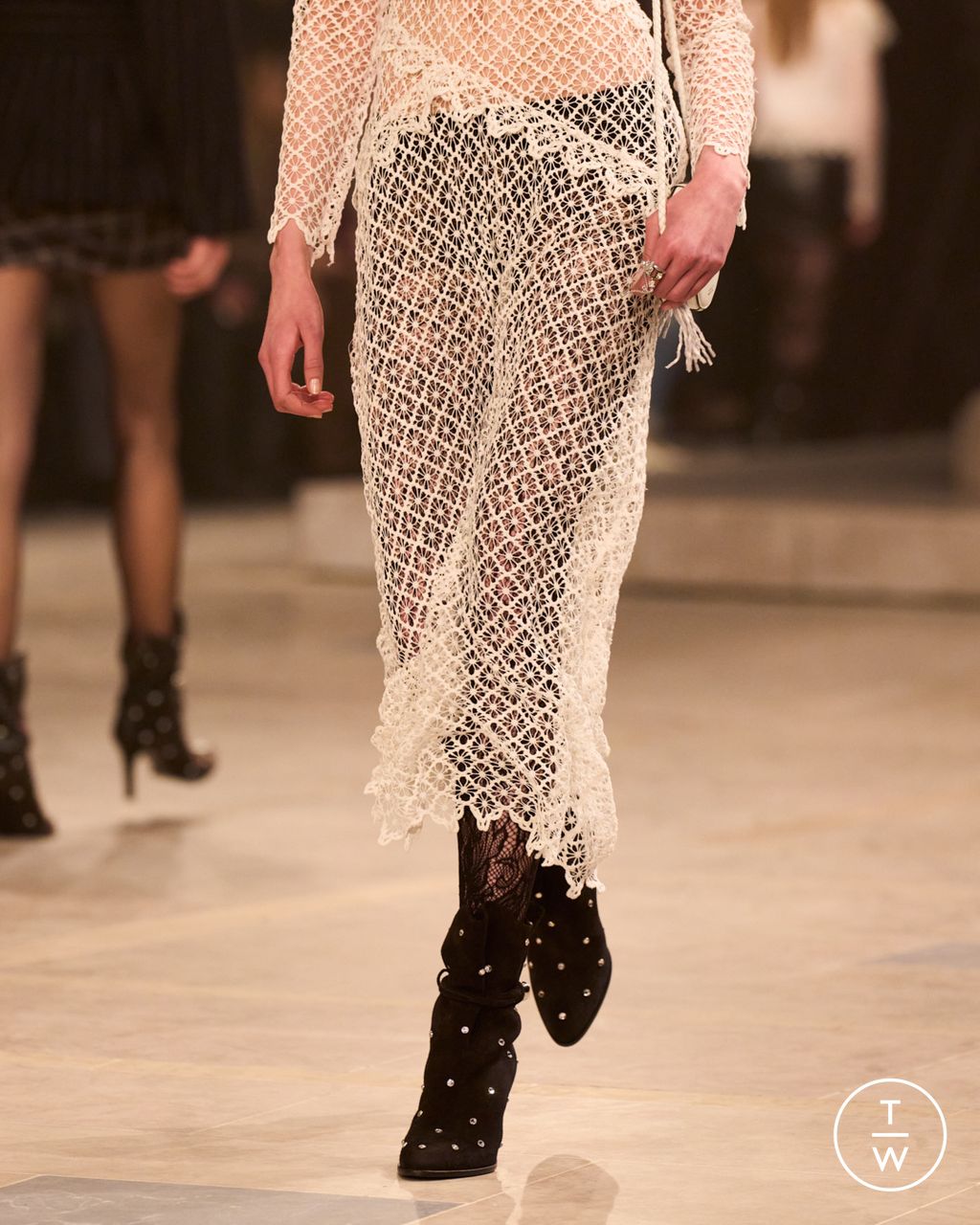 Fashion Week Paris Fall/Winter 2025 look 13 from the Isabel Marant collection womenswear accessories