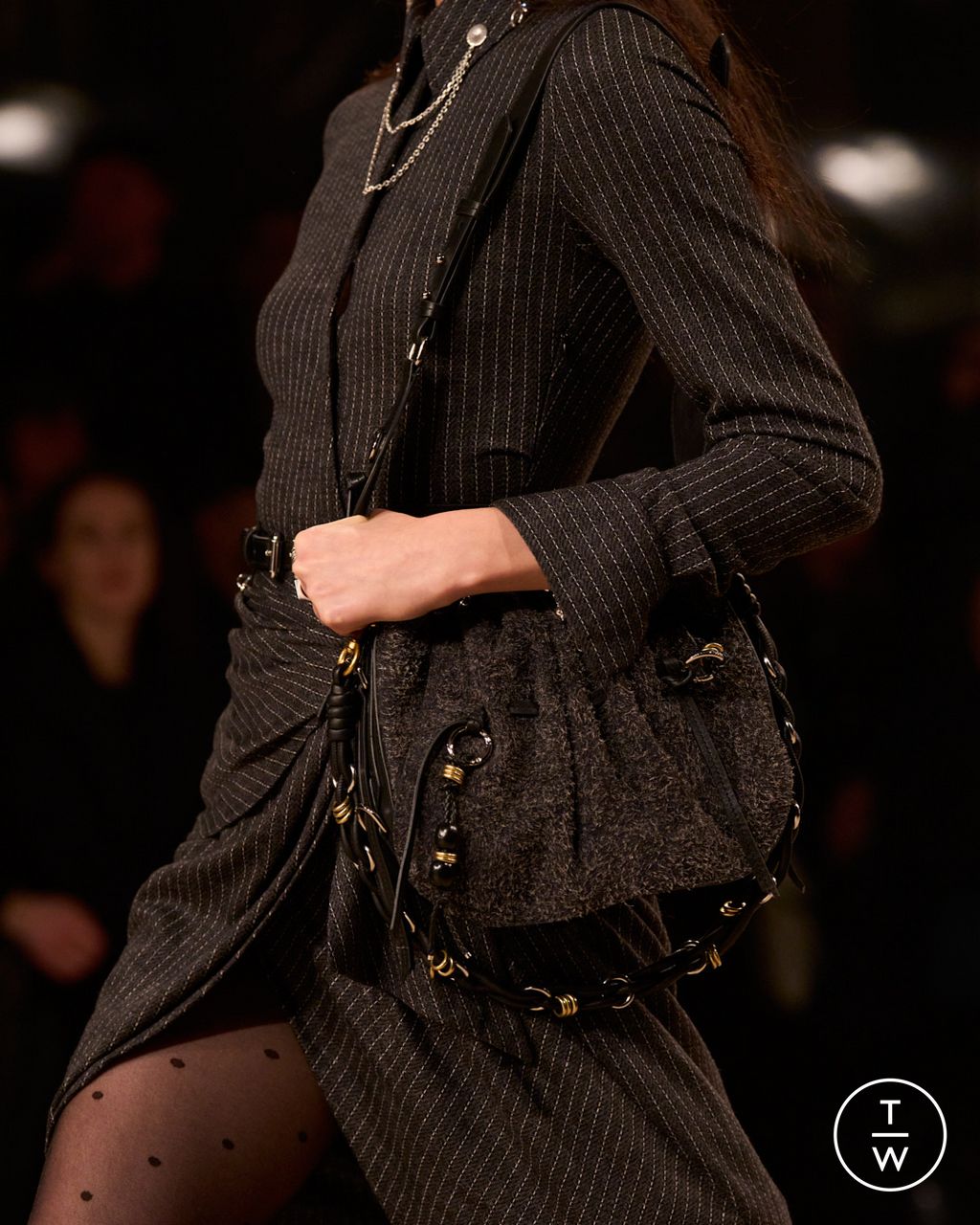 Fashion Week Paris Fall/Winter 2025 look 17 from the Isabel Marant collection womenswear accessories