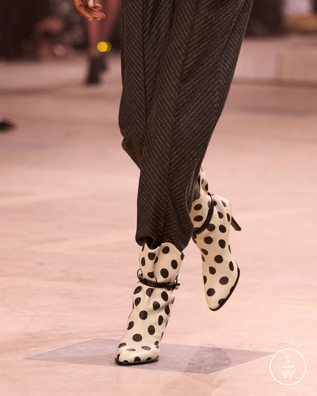 Fashion Week Paris Fall/Winter 2025 look 24 from the Isabel Marant collection womenswear accessories