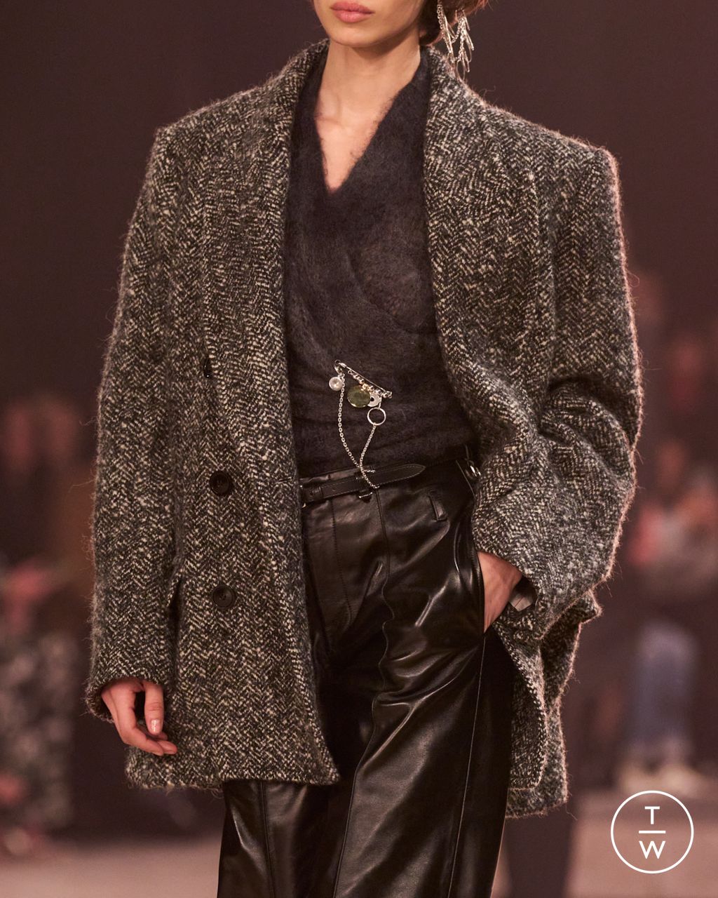Fashion Week Paris Fall/Winter 2025 look 25 from the Isabel Marant collection womenswear accessories