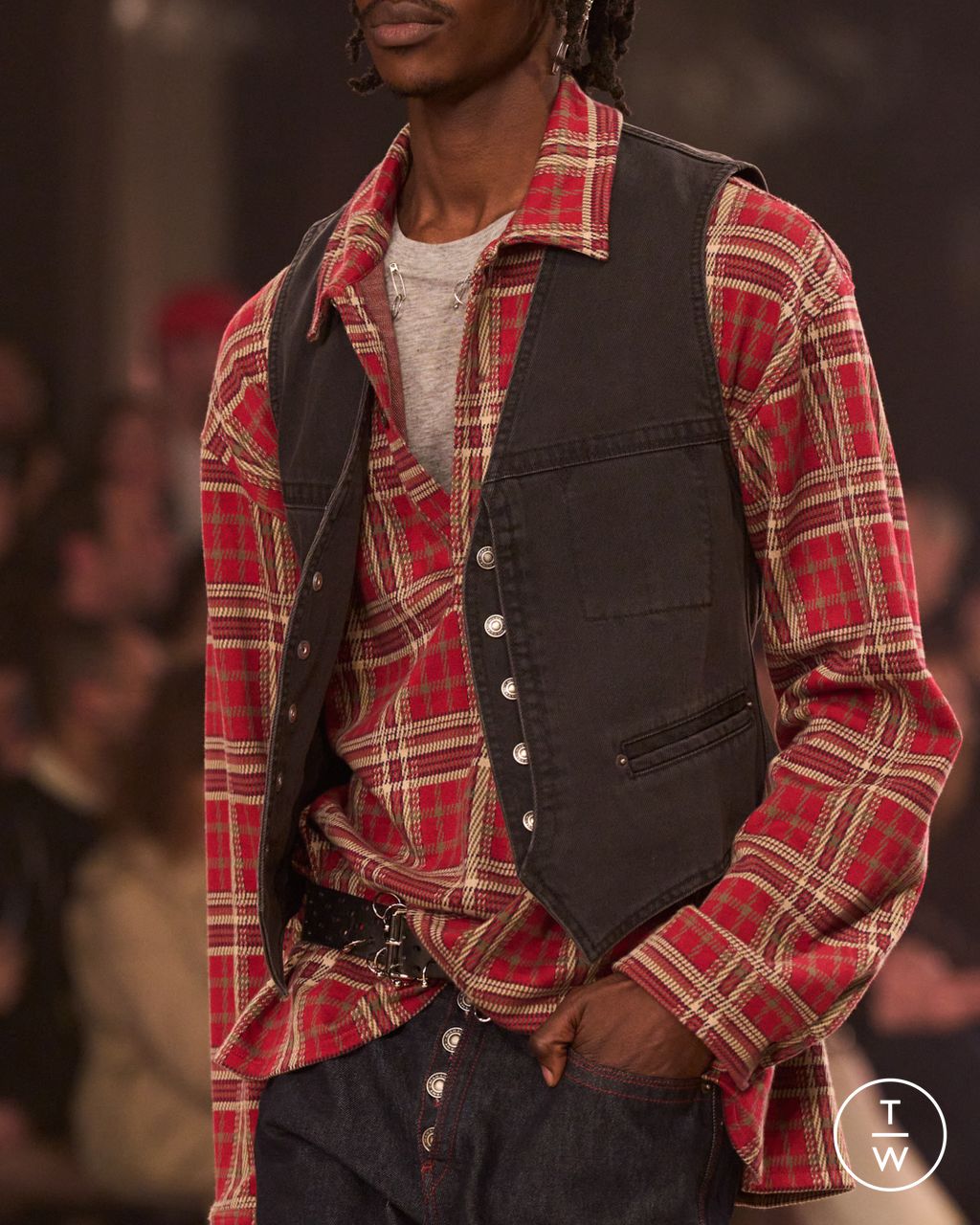 Fashion Week Paris Fall/Winter 2025 look 44 from the Isabel Marant collection womenswear accessories