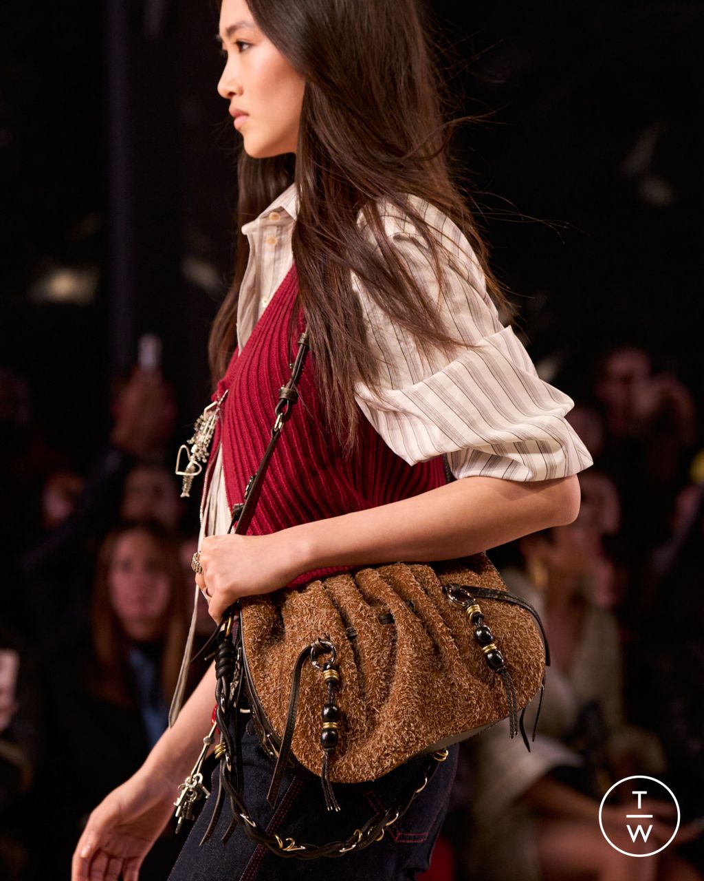 Fashion Week Paris Fall/Winter 2025 look 51 from the Isabel Marant collection womenswear accessories