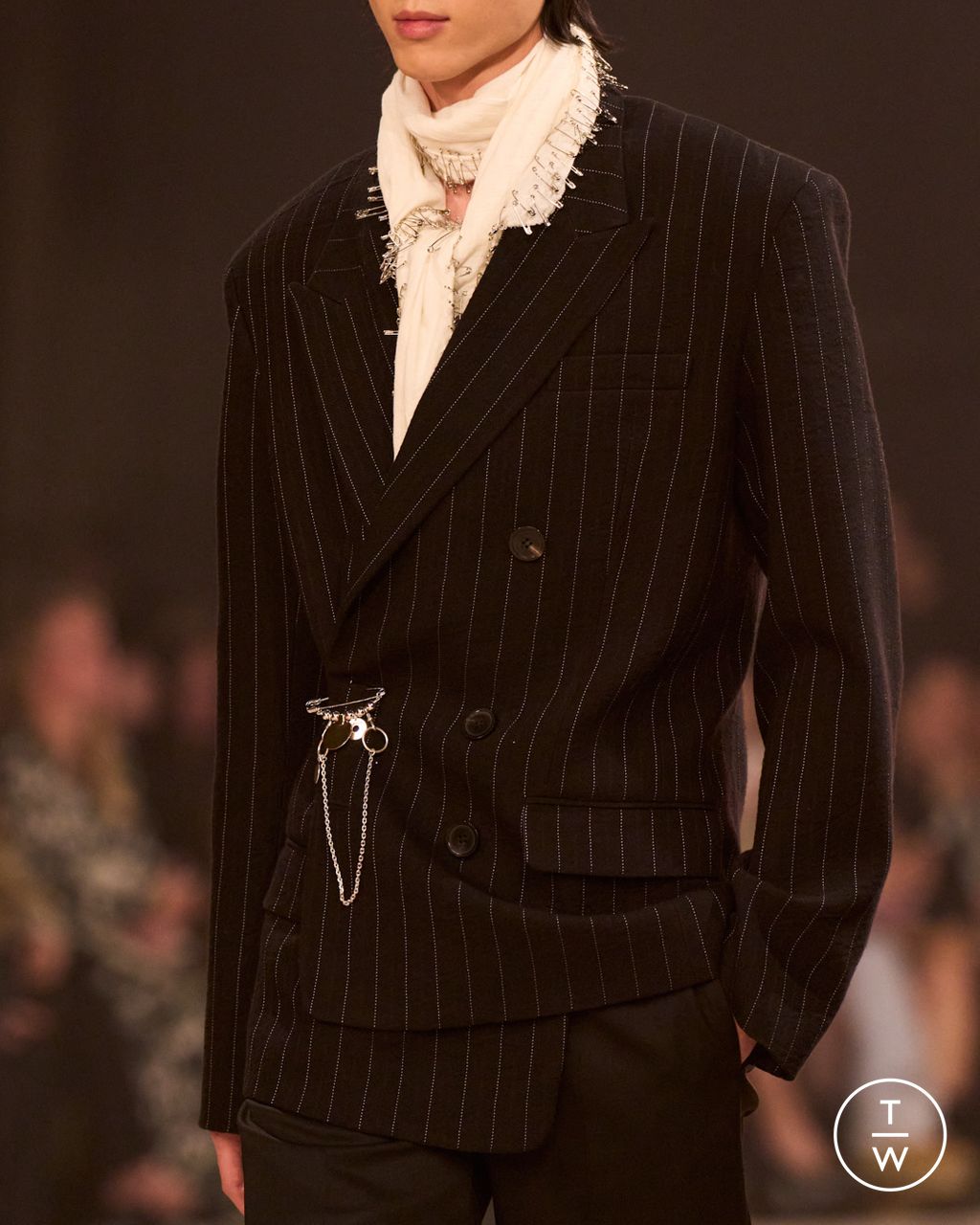 Fashion Week Paris Fall/Winter 2025 look 64 from the Isabel Marant collection womenswear accessories