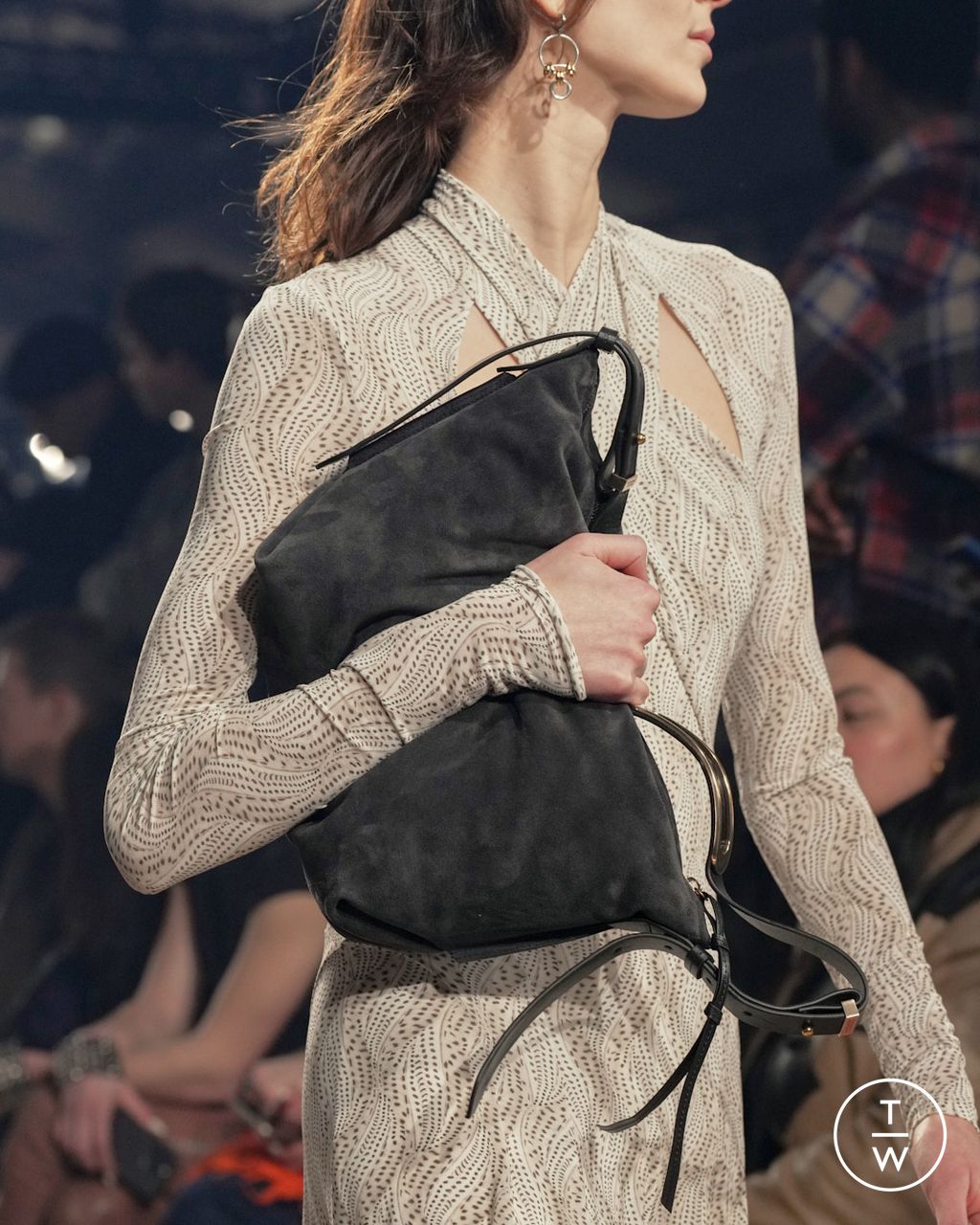 Fashion Week Paris Fall/Winter 2023 look 29 de la collection Isabel Marant womenswear accessories