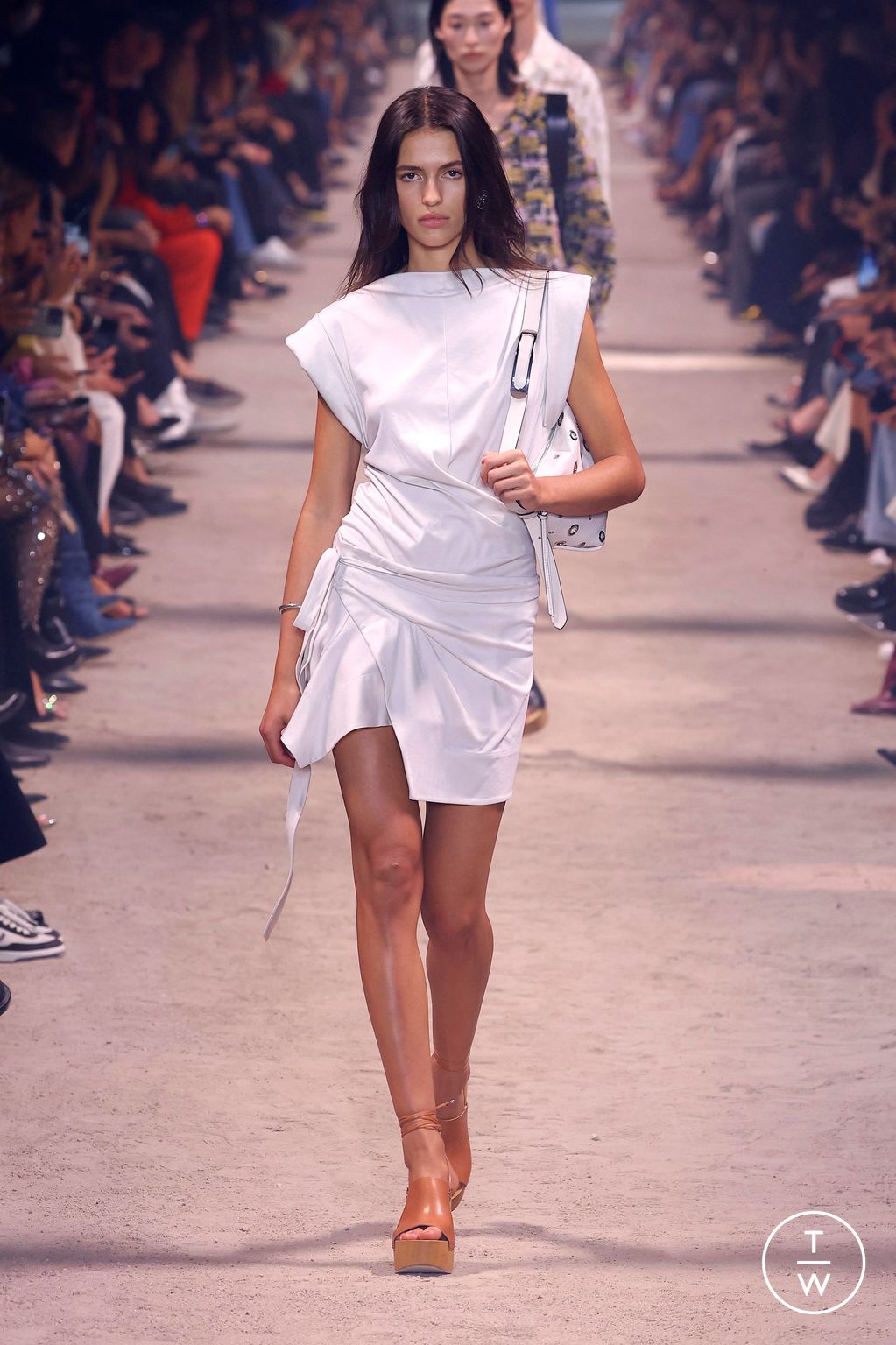 Fashion Week Paris Spring/Summer 2024 look 27 from the Isabel Marant collection 女装