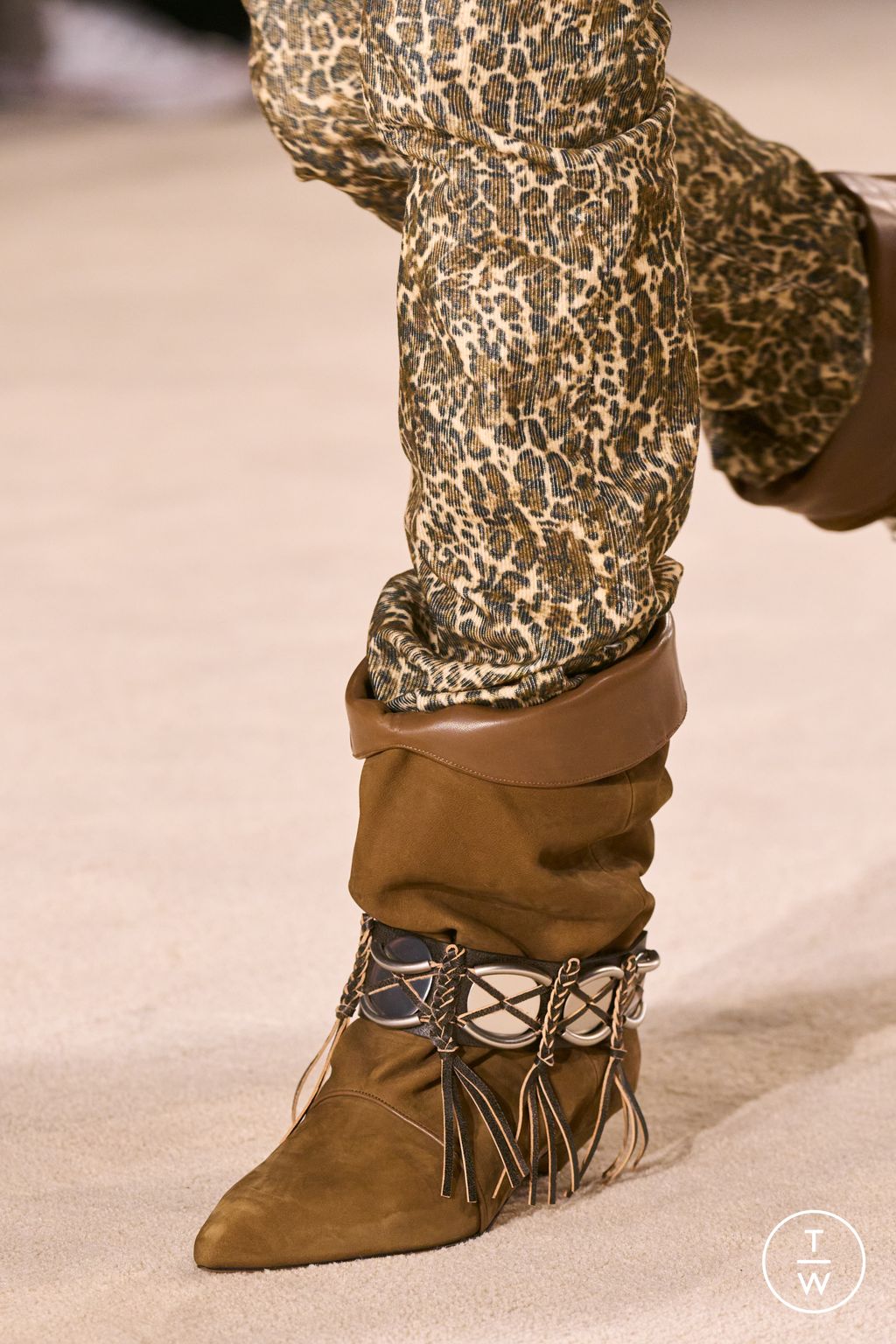 Fashion Week Paris Fall/Winter 2024 look 24 from the Isabel Marant collection womenswear accessories