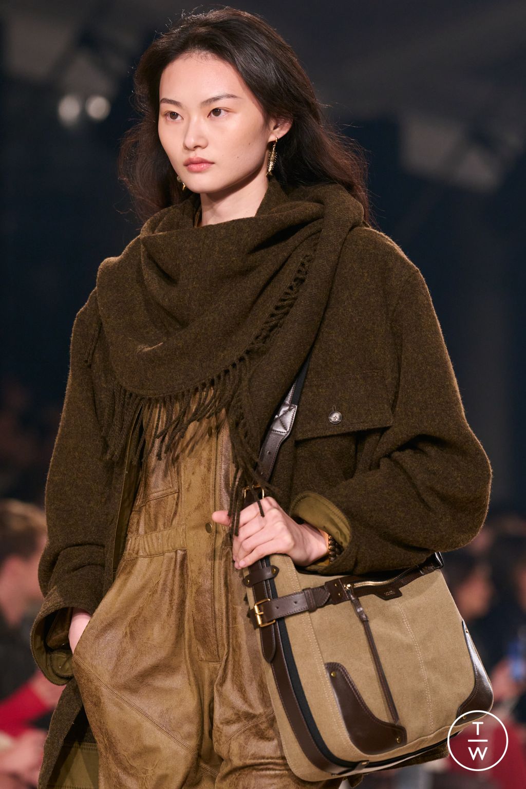Fashion Week Paris Fall/Winter 2024 look 4 from the Isabel Marant collection womenswear accessories