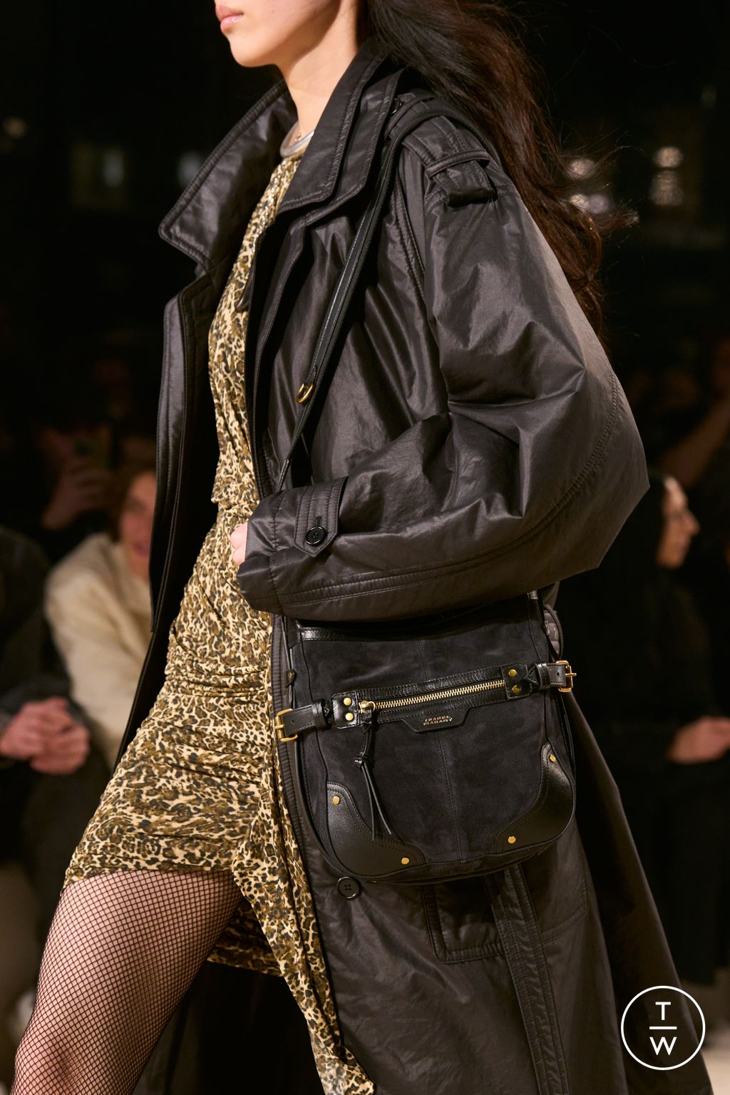 Fashion Week Paris Fall/Winter 2024 look 10 from the Isabel Marant collection 女装配饰