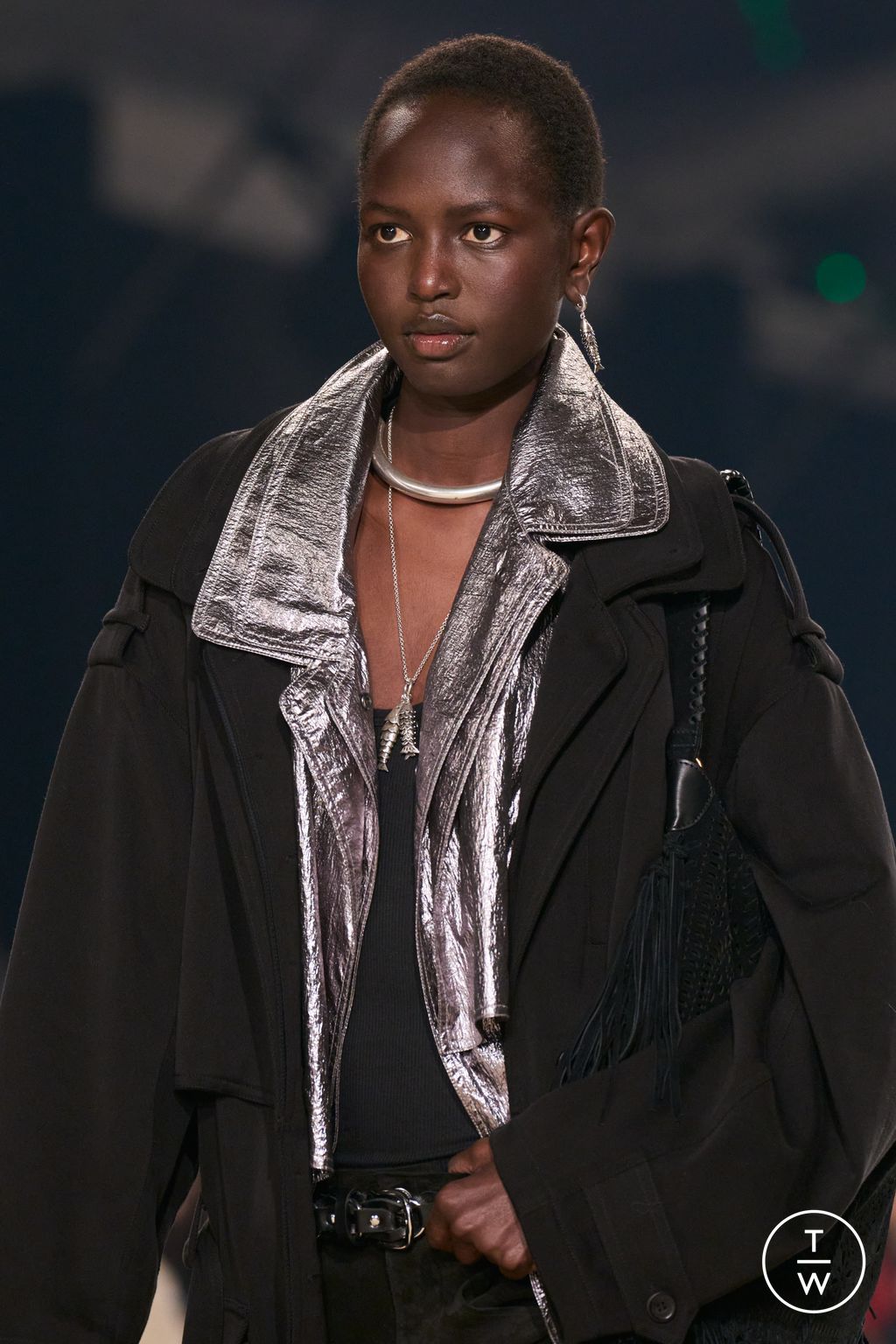 Fashion Week Paris Fall/Winter 2024 look 48 from the Isabel Marant collection 女装配饰