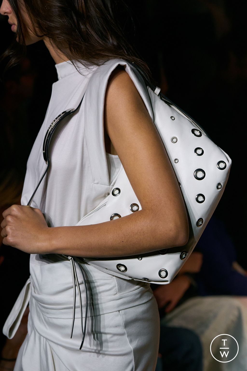 Fashion Week Paris Spring/Summer 2024 look 6 de la collection Isabel Marant womenswear accessories