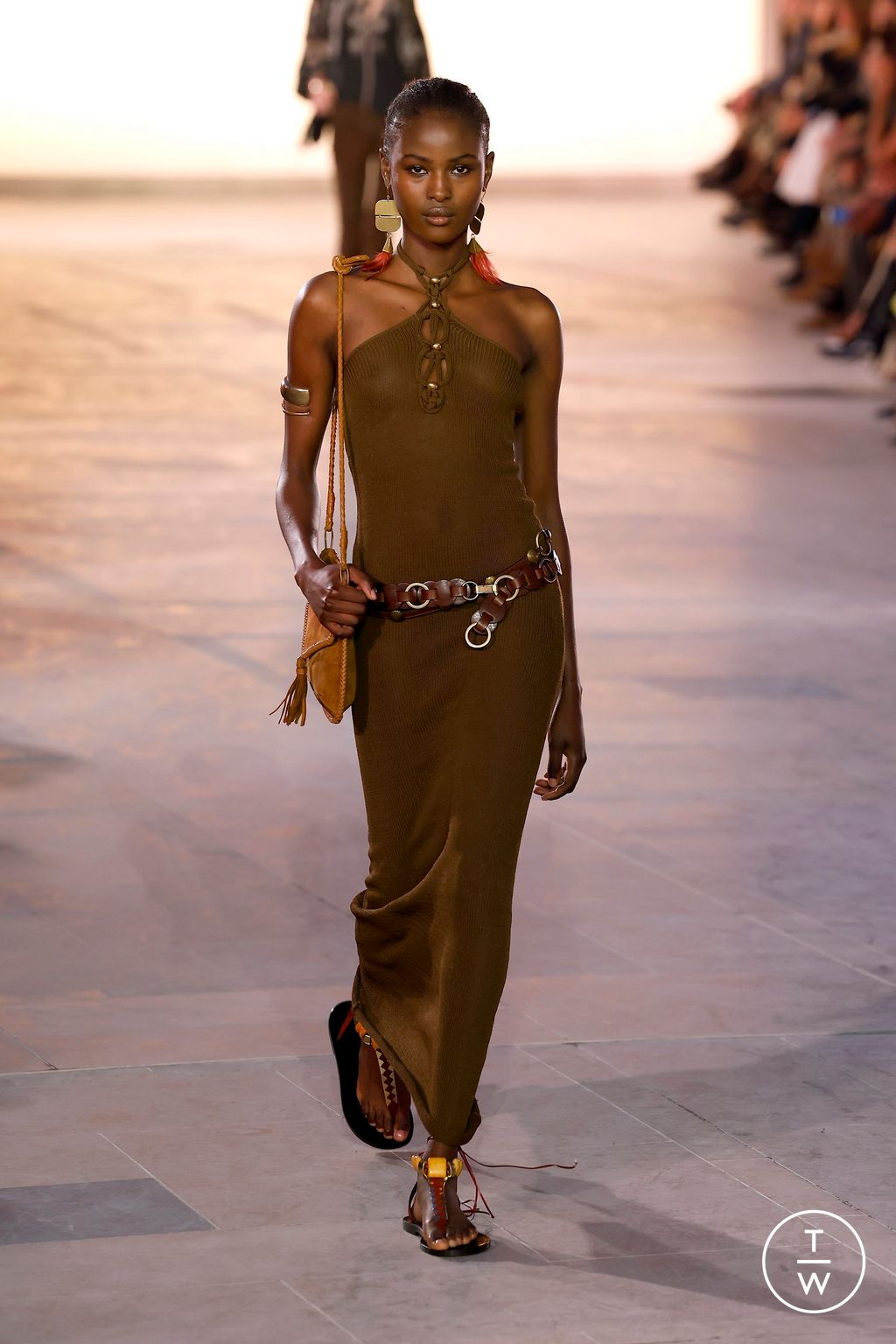 Fashion Week Paris Spring-Summer 2025 look 16 from the Isabel Marant collection 女装