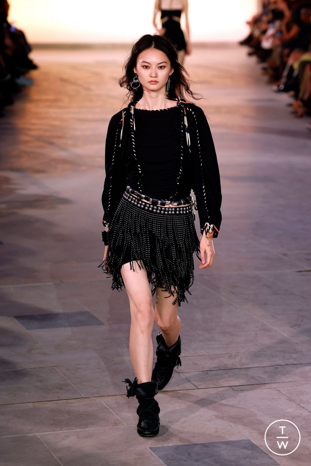 Fashion Week Paris Spring/Summer 2025 look 32 from the Isabel Marant collection womenswear