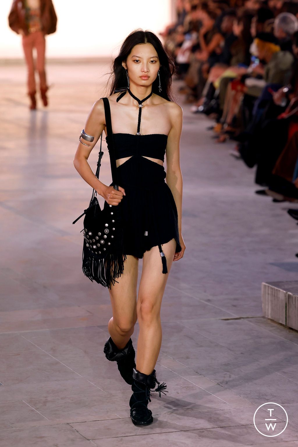 Fashion Week Paris Spring-Summer 2025 look 33 from the Isabel Marant collection 女装