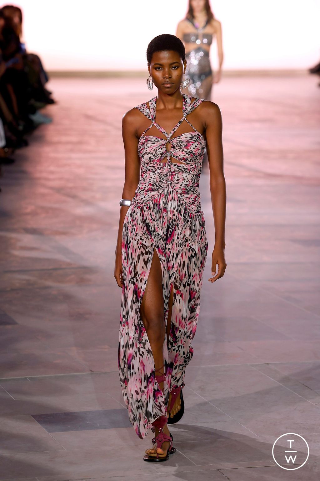 Fashion Week Paris Spring-Summer 2025 look 50 from the Isabel Marant collection 女装