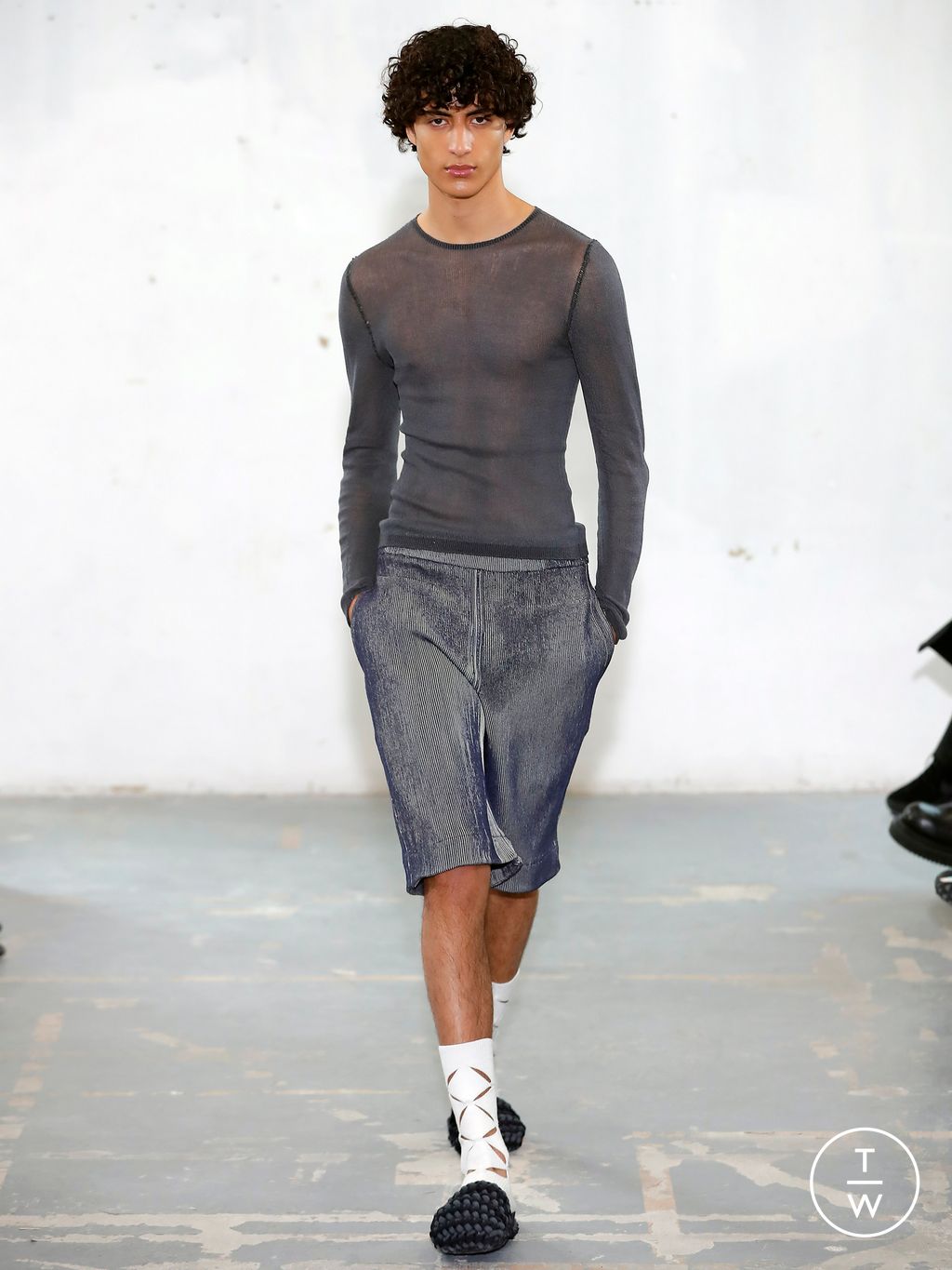 Fashion Week Paris Spring/Summer 2024 look 7 from the Isa Boulder collection womenswear