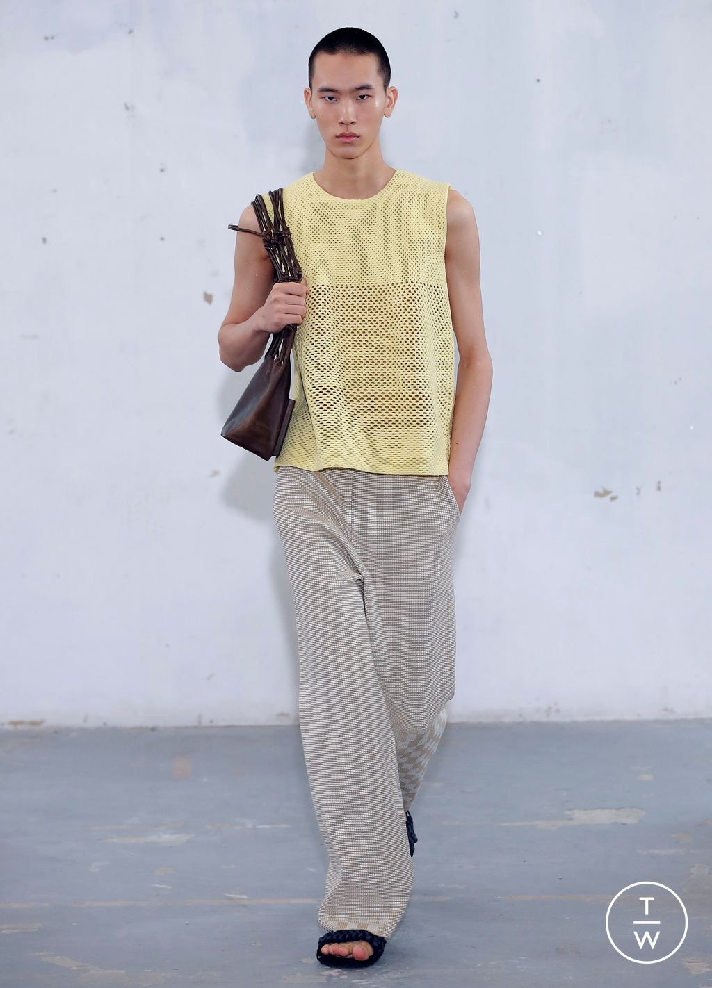Fashion Week Paris Spring/Summer 2024 look 24 from the Isa Boulder collection womenswear