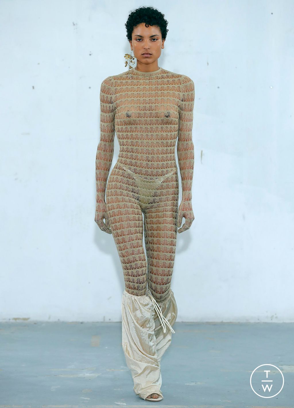 Fashion Week Paris Spring/Summer 2024 look 30 from the Isa Boulder collection womenswear