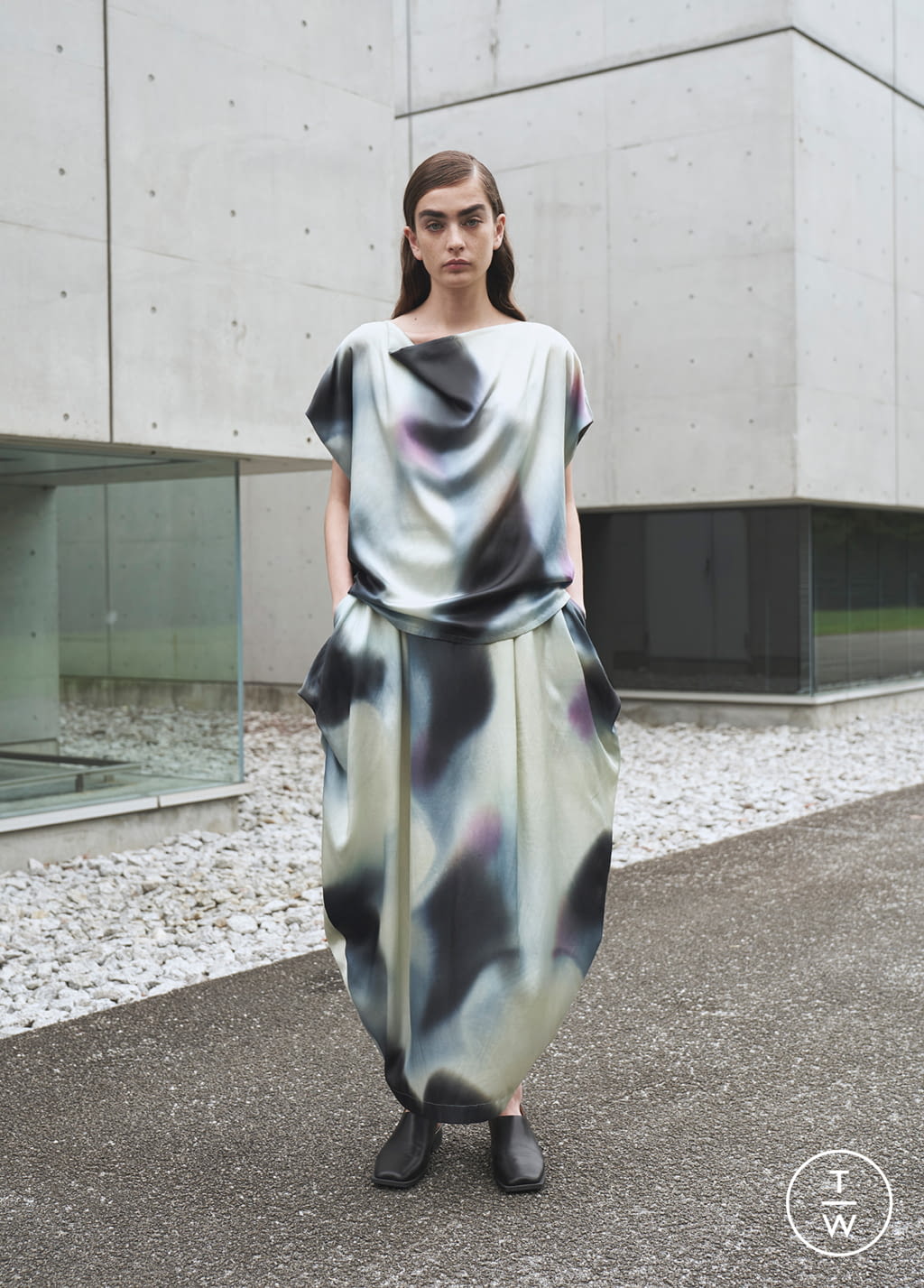 Fashion Week Paris Spring/Summer 2022 look 6 from the Issey Miyake collection 女装