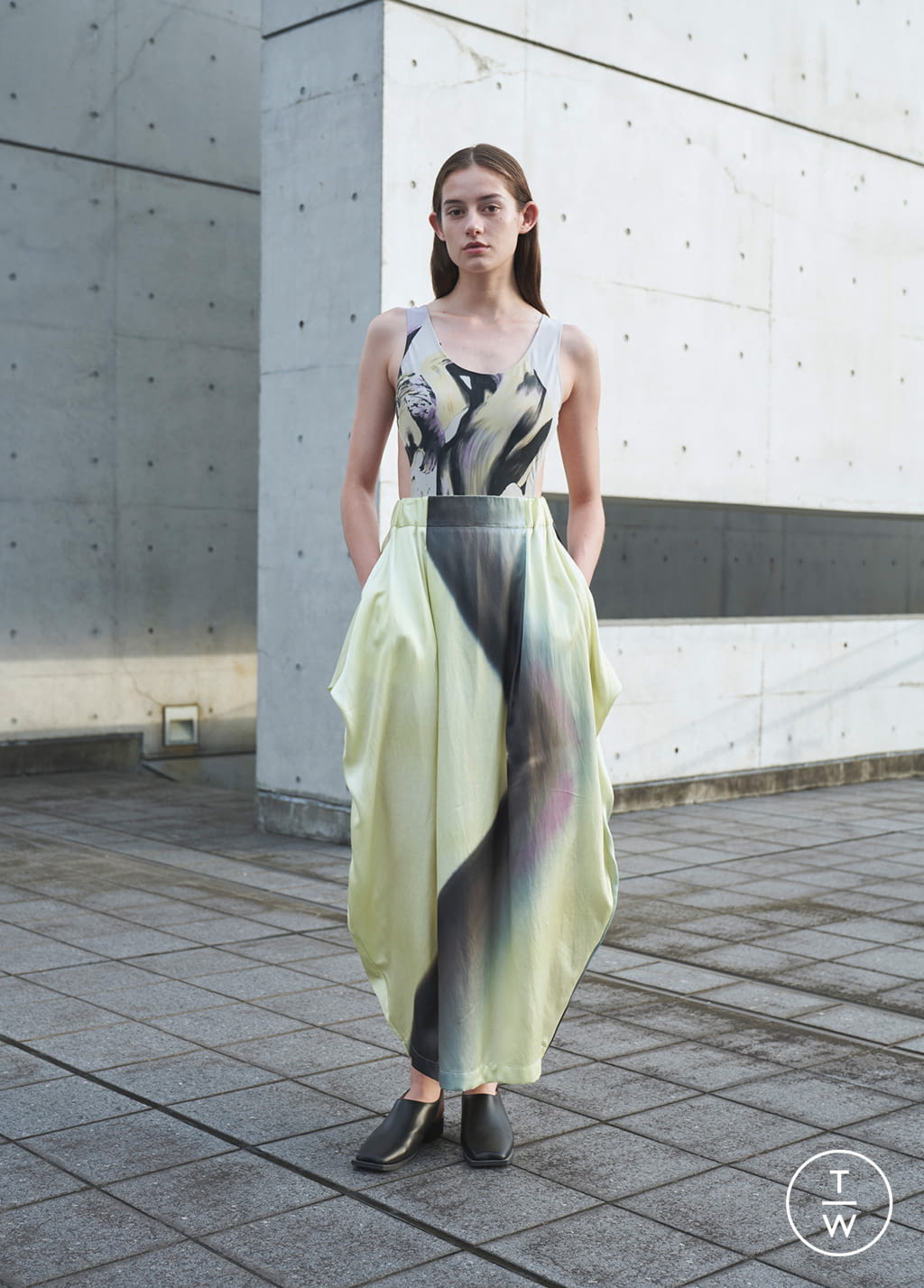 Fashion Week Paris Spring/Summer 2022 look 9 de la collection Issey Miyake womenswear