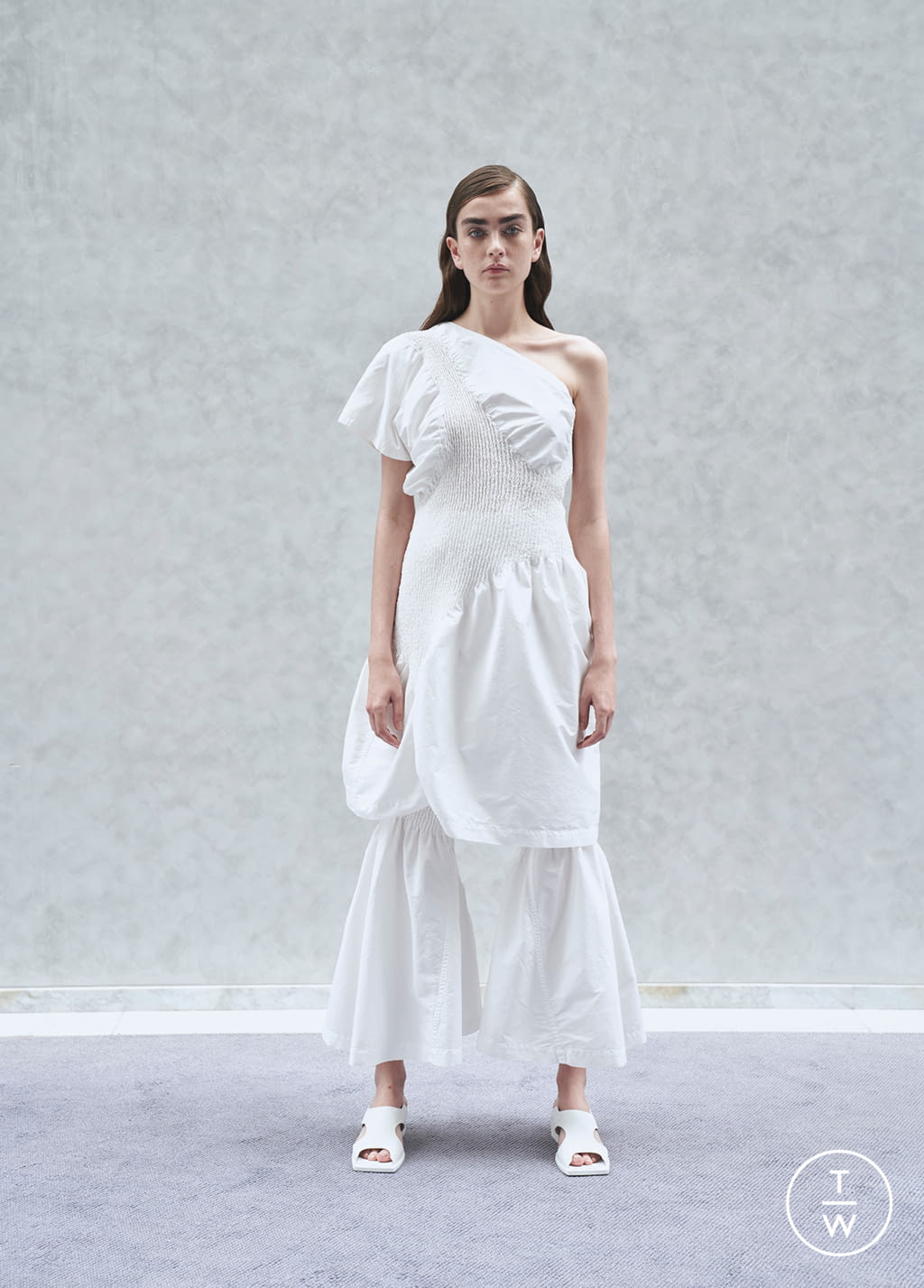 Fashion Week Paris Spring/Summer 2022 look 19 de la collection Issey Miyake womenswear