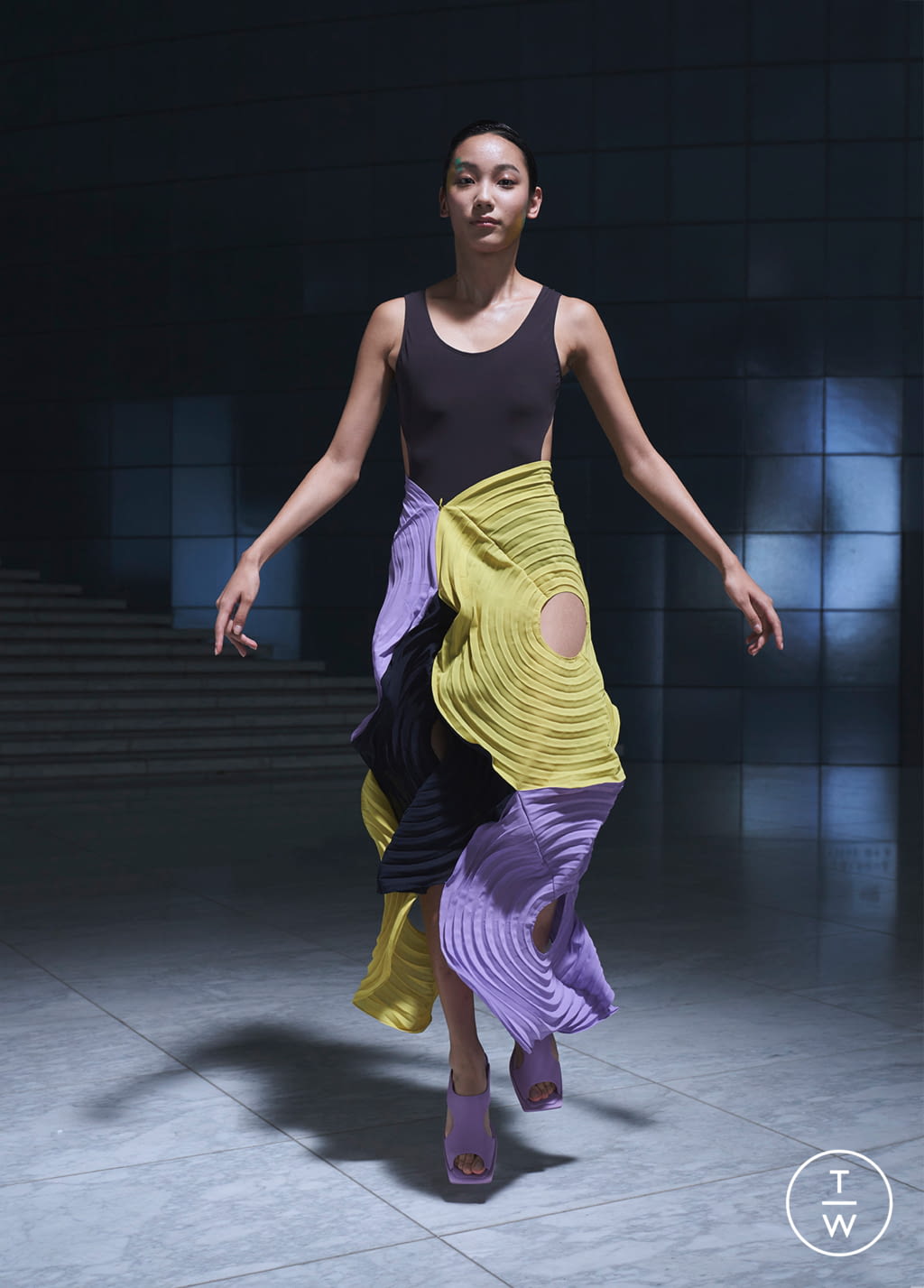 Fashion Week Paris Spring/Summer 2022 look 34 from the Issey Miyake collection womenswear