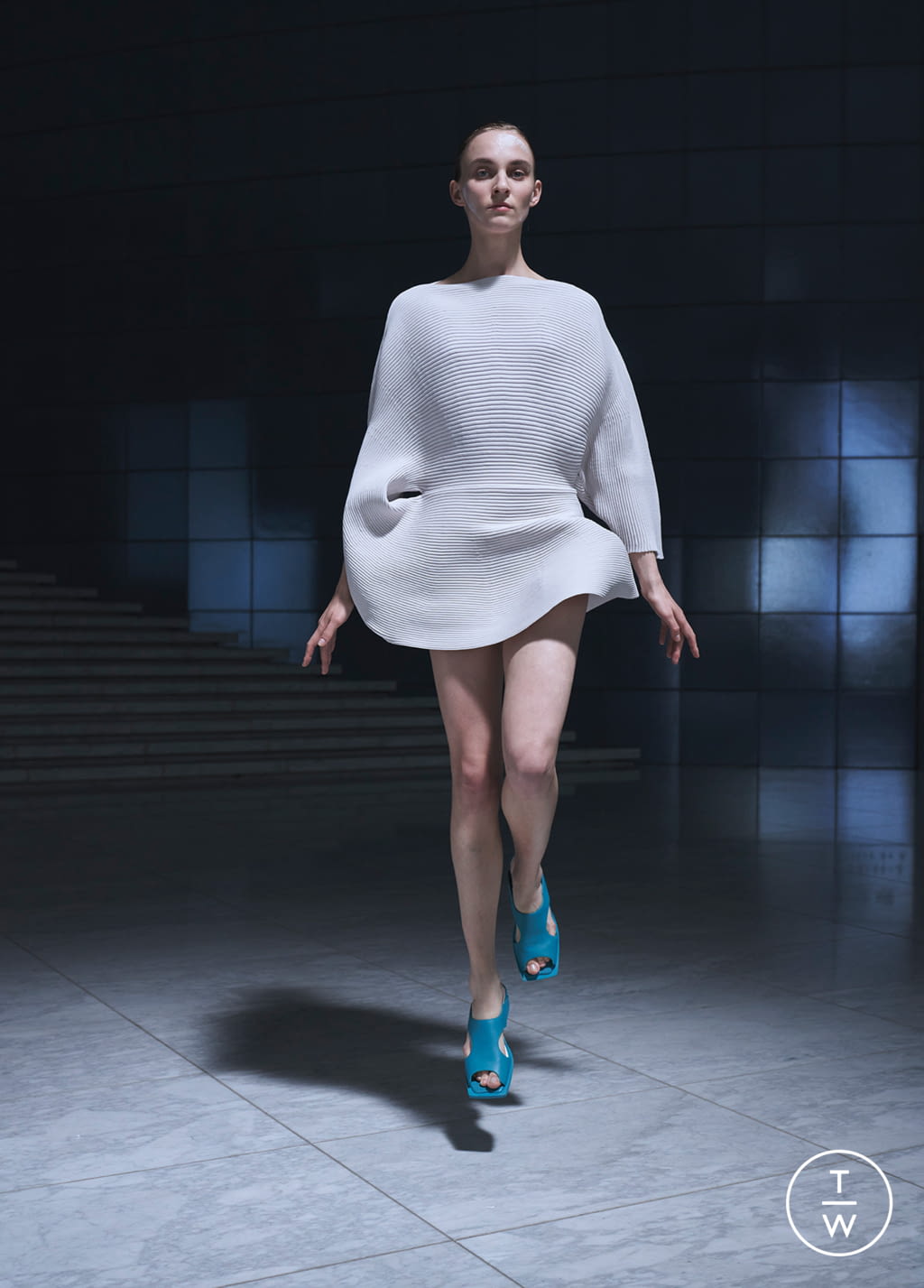 Fashion Week Paris Spring/Summer 2022 look 37 from the Issey Miyake collection 女装