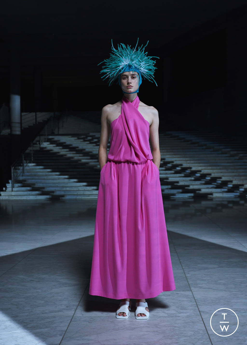 Fashion Week Paris Spring/Summer 2022 look 40 from the Issey Miyake collection 女装