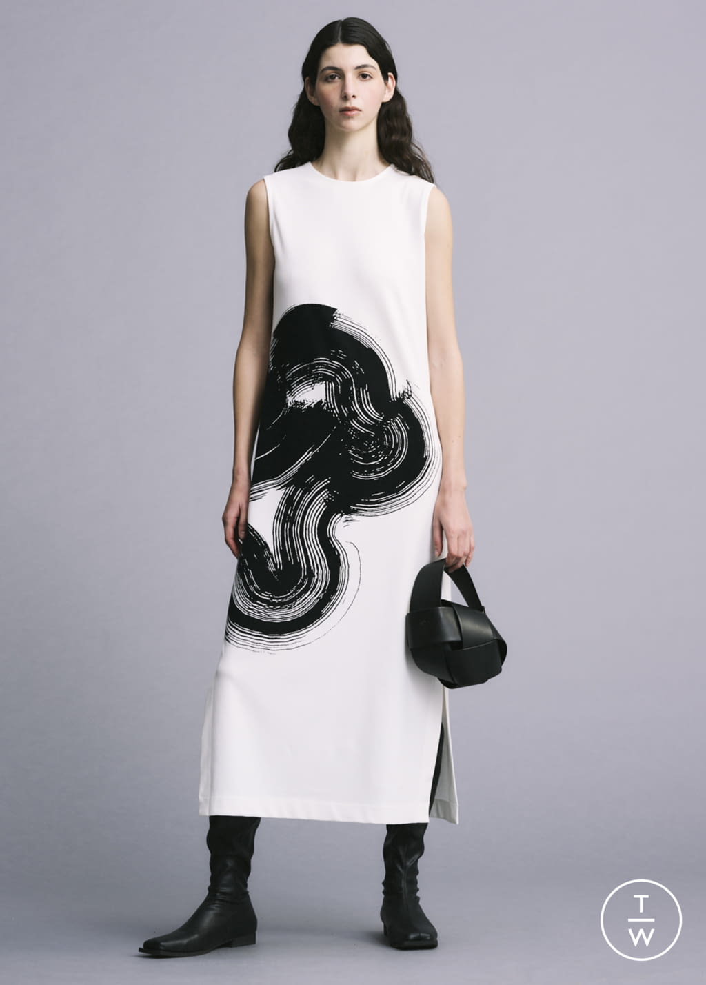Fashion Week Paris Fall/Winter 2022 look 7 de la collection Issey Miyake womenswear
