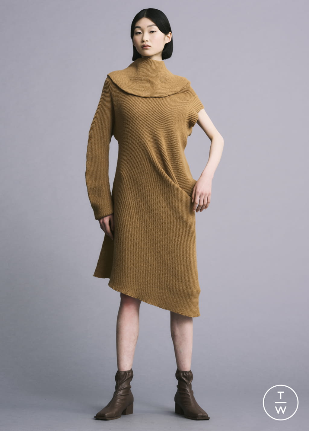 Fashion Week Paris Fall/Winter 2022 look 12 de la collection Issey Miyake womenswear
