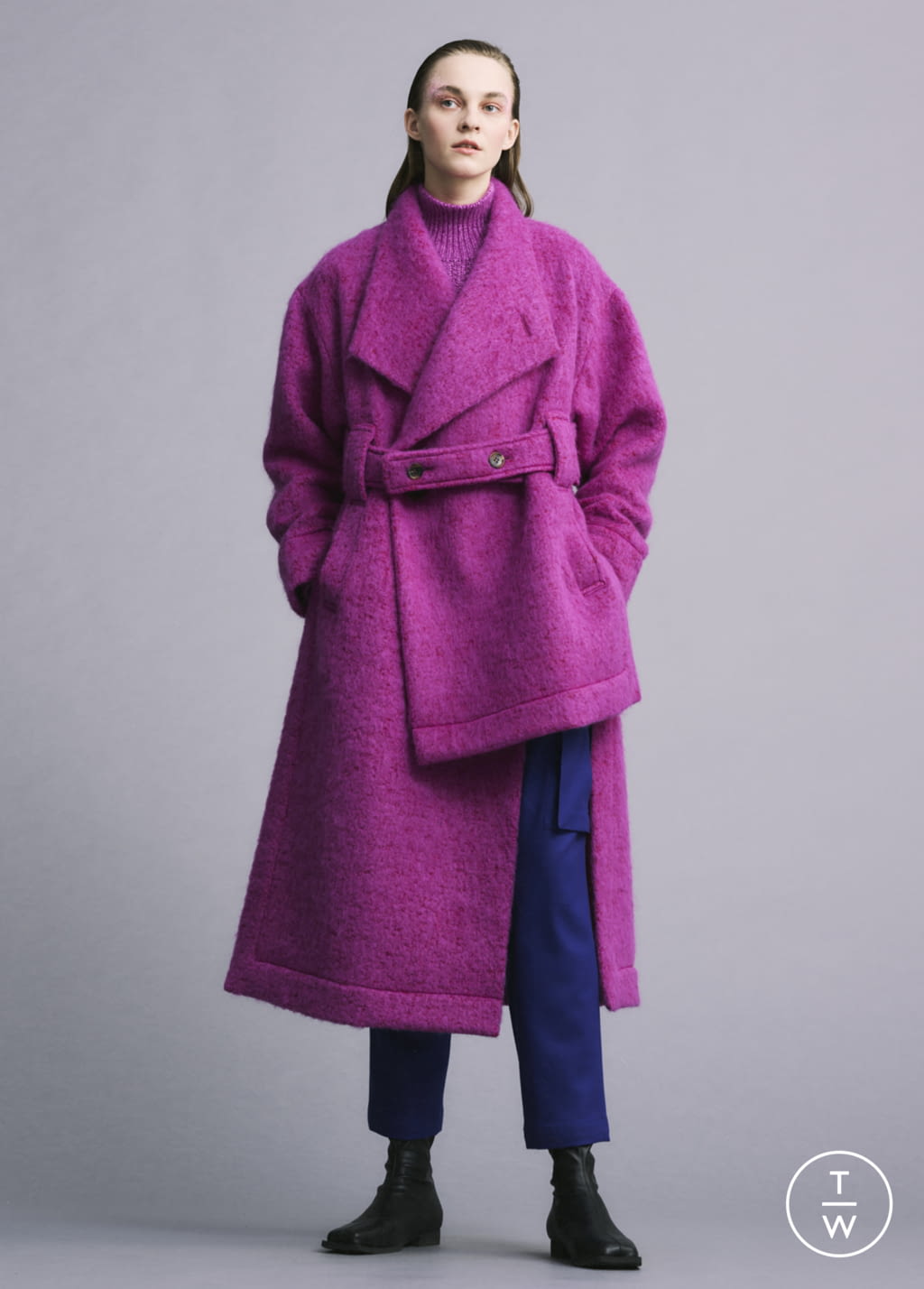 Fashion Week Paris Fall/Winter 2022 look 25 de la collection Issey Miyake womenswear