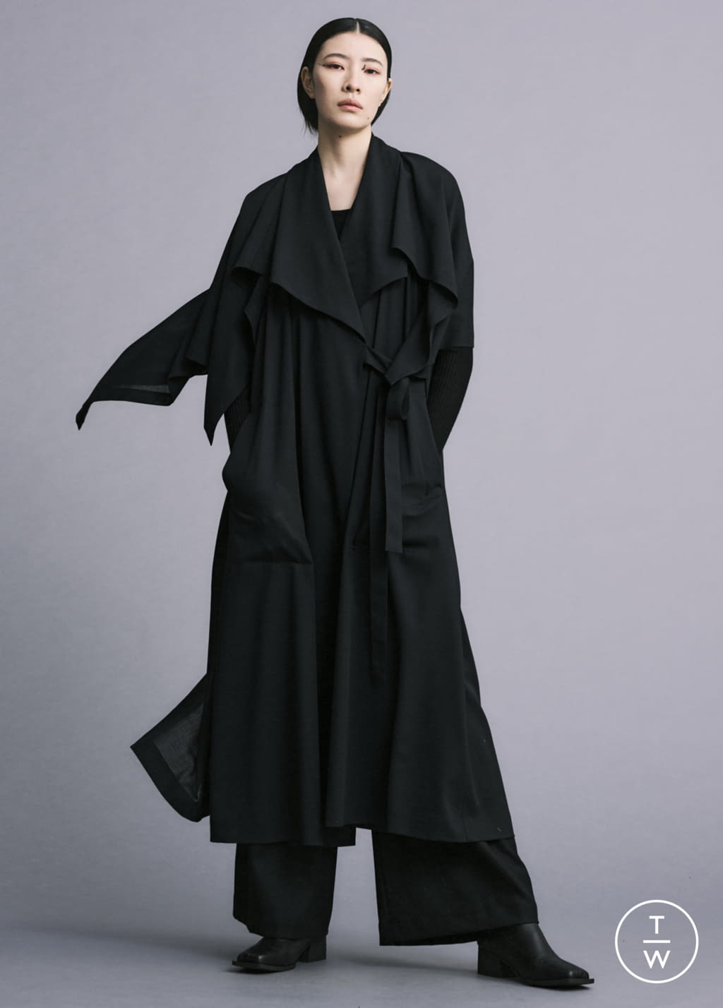 Fashion Week Paris Fall/Winter 2022 look 38 from the Issey Miyake collection womenswear
