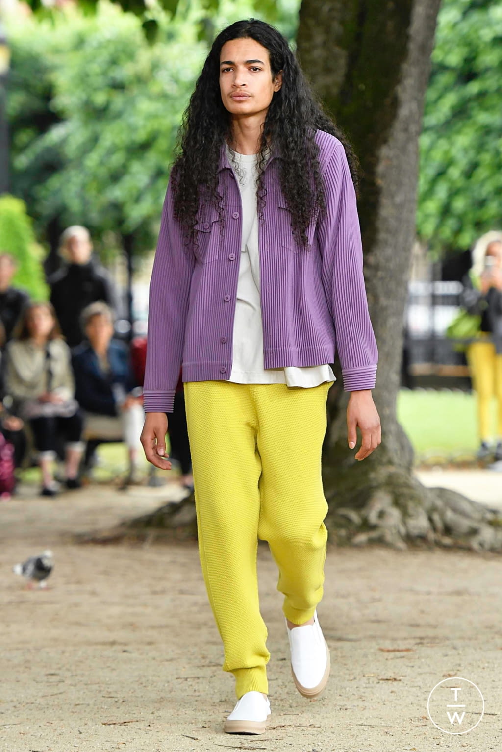 Fashion Week Paris Spring/Summer 2020 look 2 de la collection Issey Miyake Men menswear