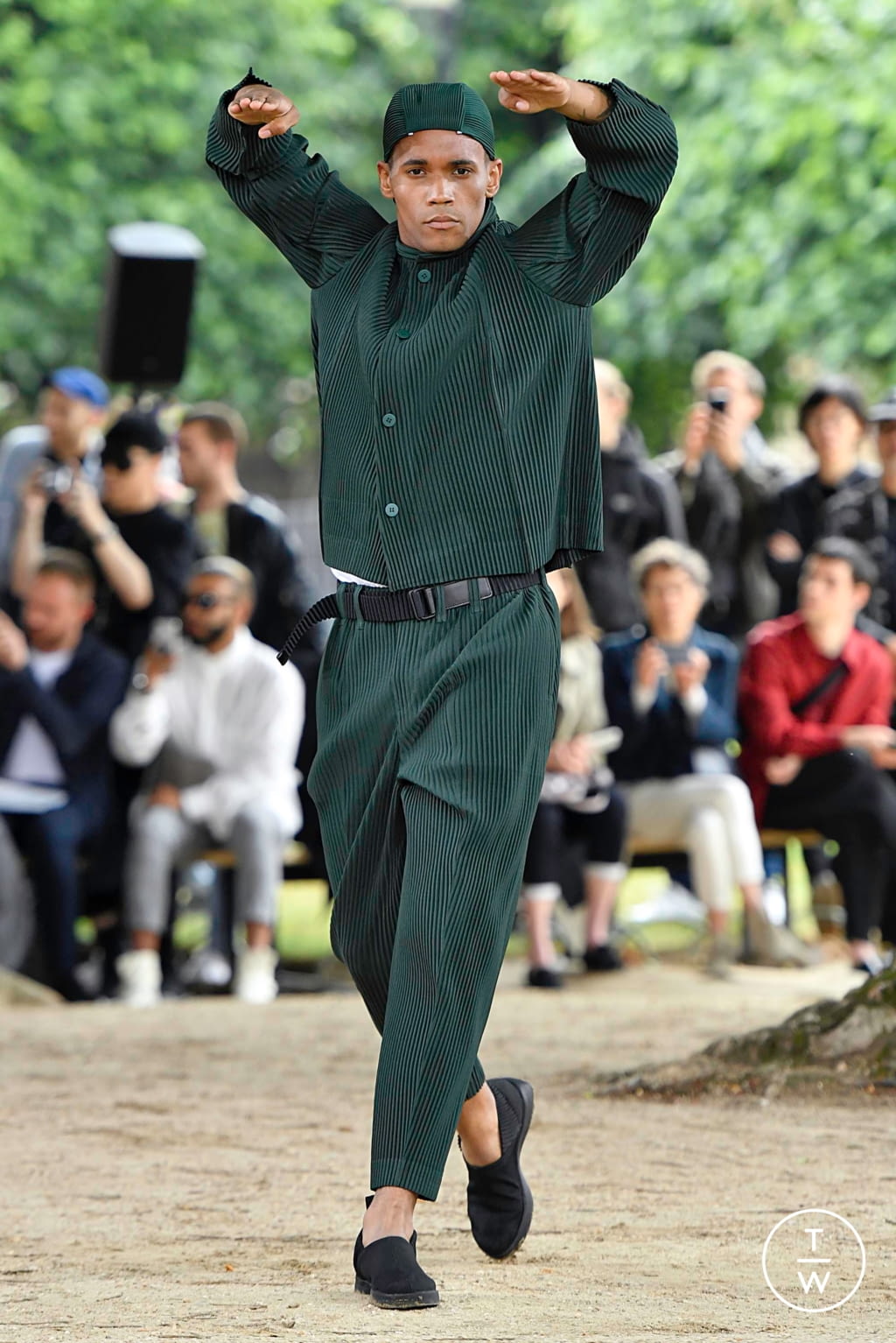 Fashion Week Paris Spring/Summer 2020 look 25 de la collection Issey Miyake Men menswear