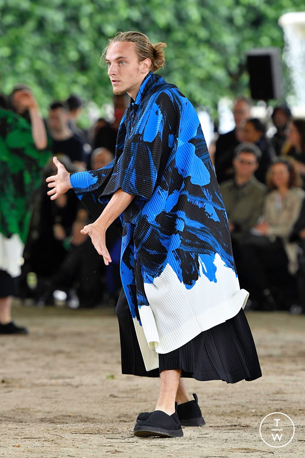 Fashion Week Paris Spring/Summer 2020 look 38 from the Issey Miyake Men collection 男装