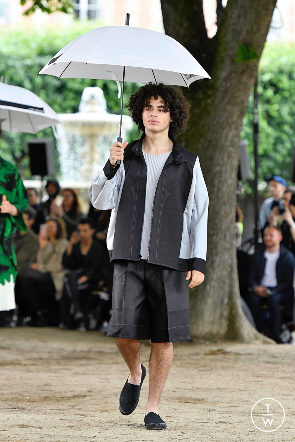Fashion Week Paris Spring/Summer 2020 look 40 from the Issey Miyake Men collection menswear
