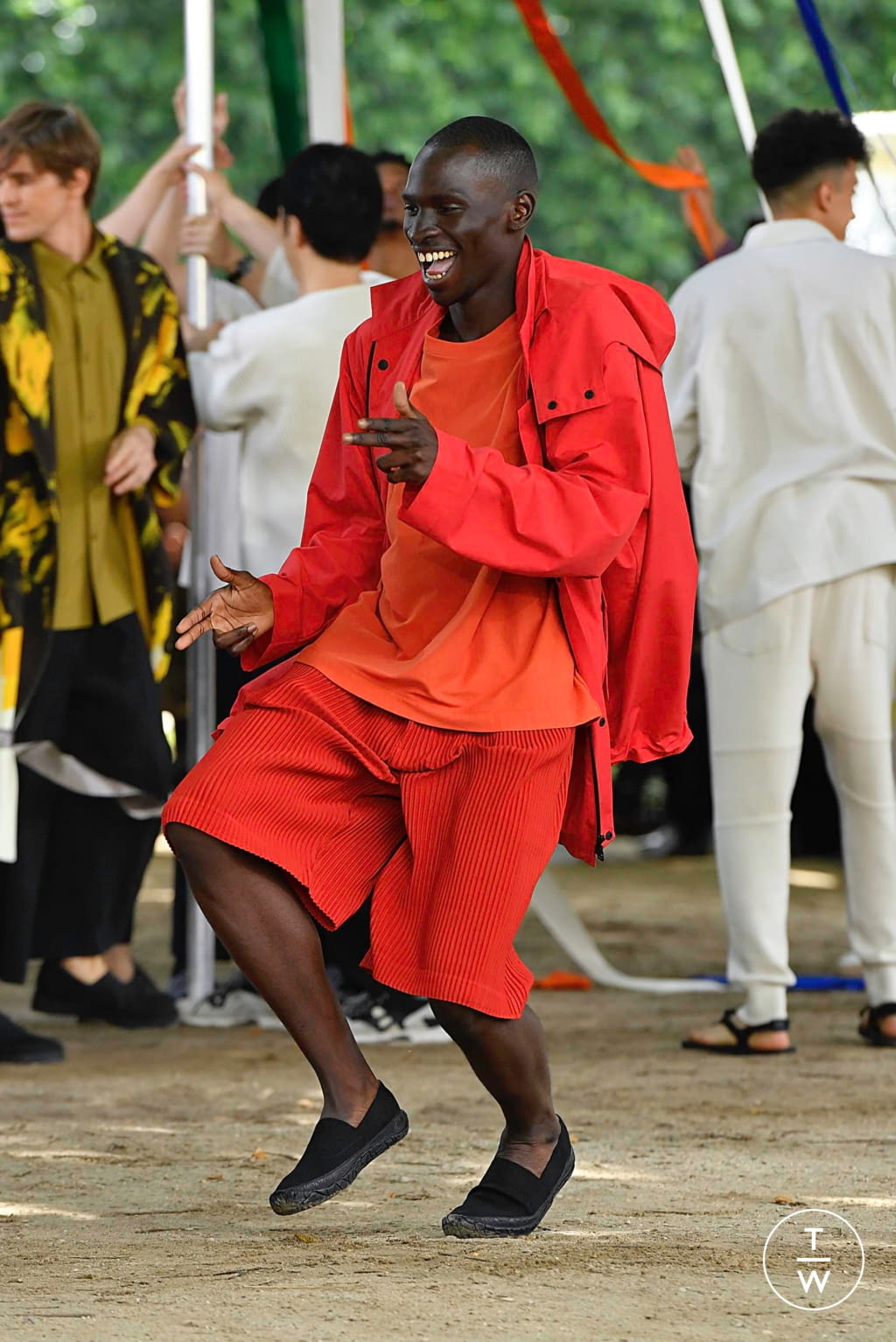Fashion Week Paris Spring/Summer 2020 look 60 from the Issey Miyake Men collection menswear