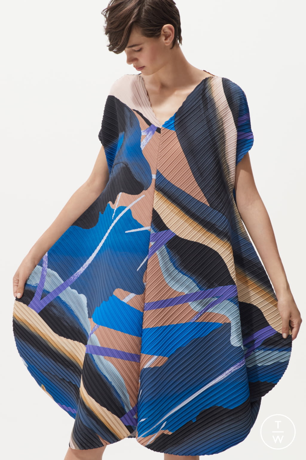 Fashion Week Paris Resort 2019 look 21 from the Issey Miyake collection womenswear