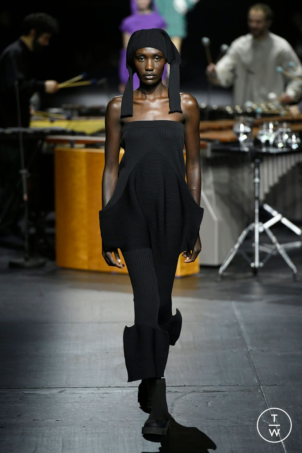 Fashion Week Paris Fall/Winter 2023 look 22 from the Issey Miyake collection 女装