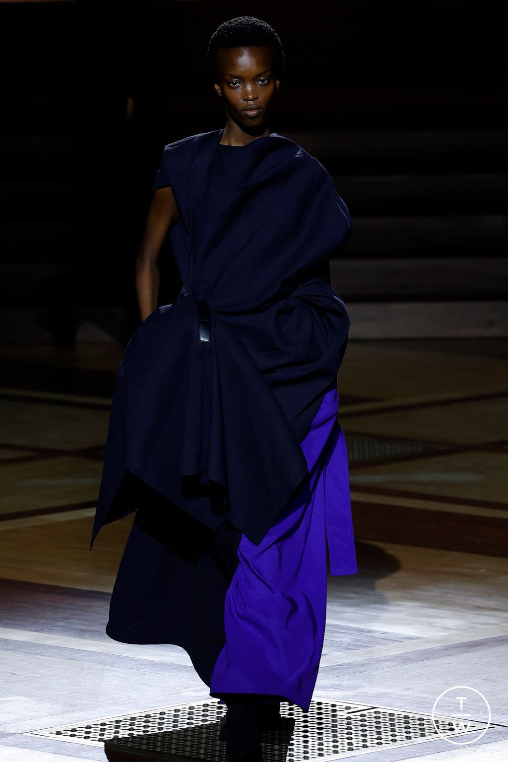 Fashion Week Paris Fall/Winter 2024 look 7 from the Issey Miyake collection womenswear