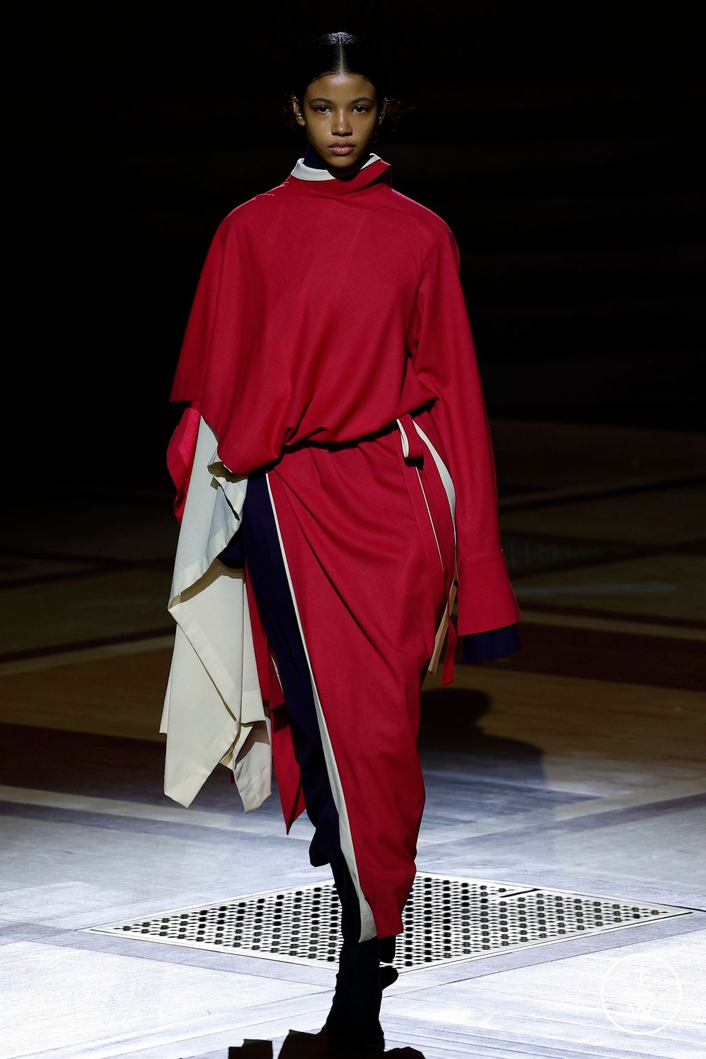 Fashion Week Paris Fall/Winter 2024 look 17 from the Issey Miyake collection 女装
