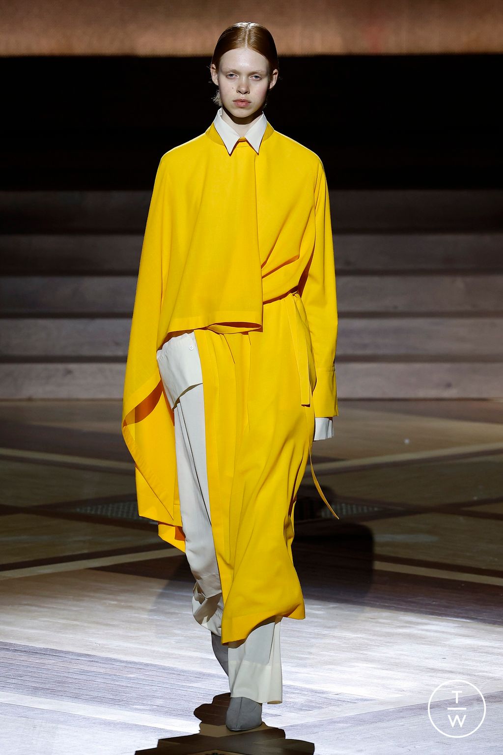 Fashion Week Paris Fall/Winter 2024 look 18 from the Issey Miyake collection 女装