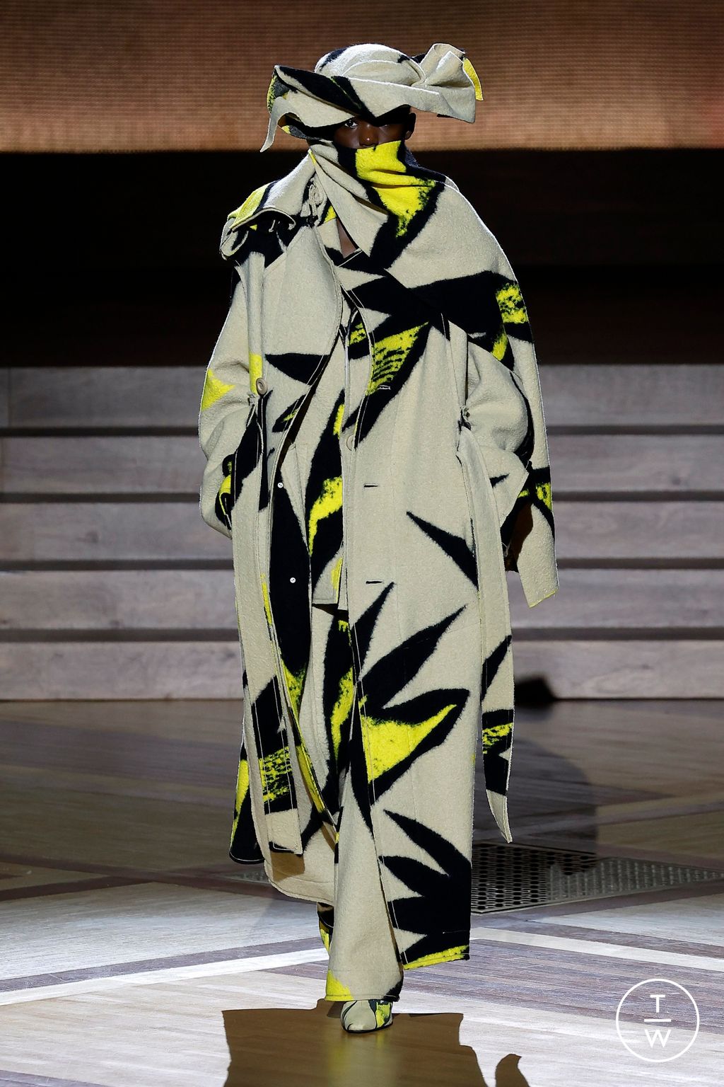 Fashion Week Paris Fall/Winter 2024 look 36 from the Issey Miyake collection 女装