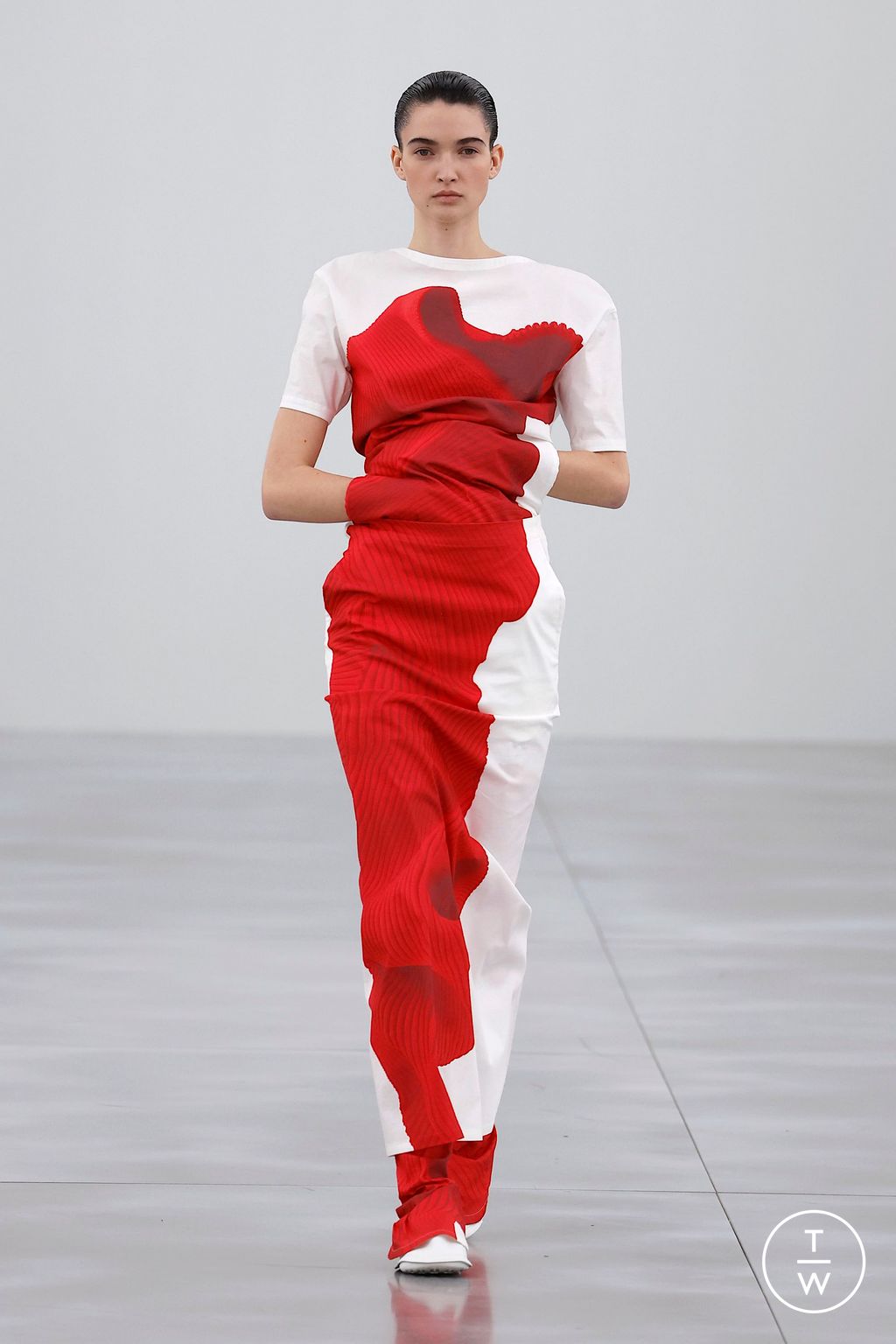 Fashion Week Paris Fall/Winter 2025 look 1 from the Issey Miyake collection 女装